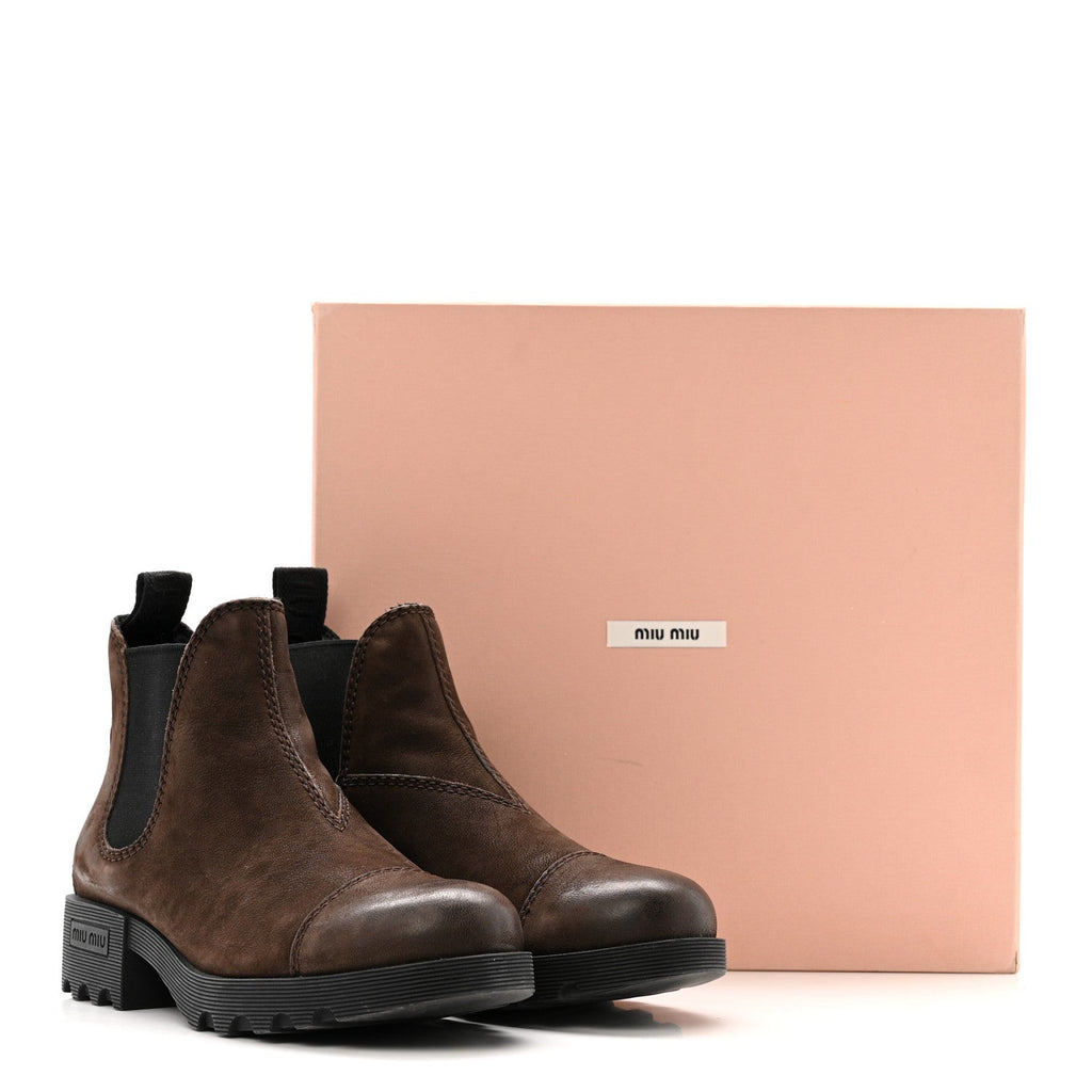 SAINT LAURENT WYATT SUEDE CHELSEA BOOTS BROWN