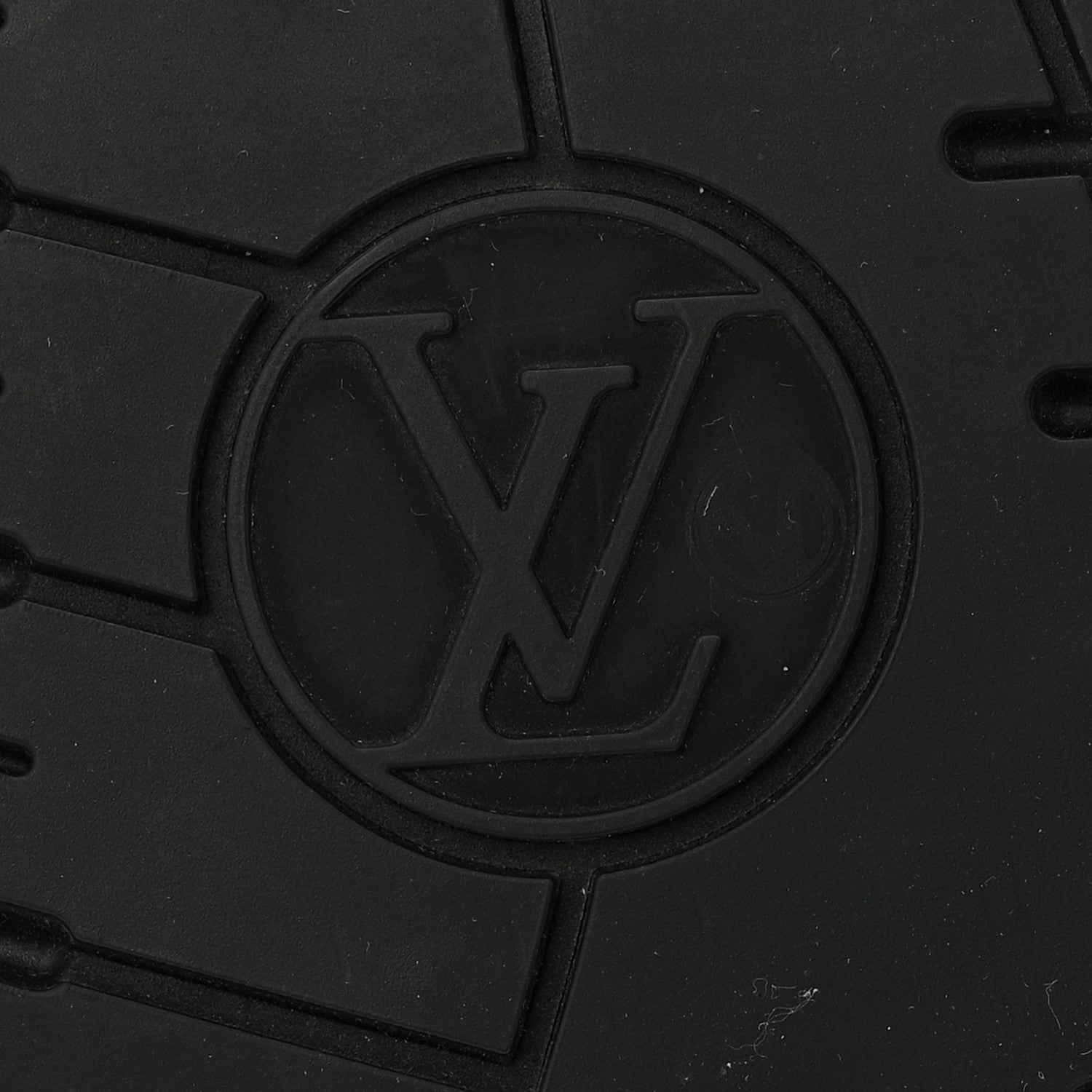 LOUIS VUITTON CALFSKIN MONOGRAM LV ARCHLIGHT . PLATFORM SNEAKER BLACK