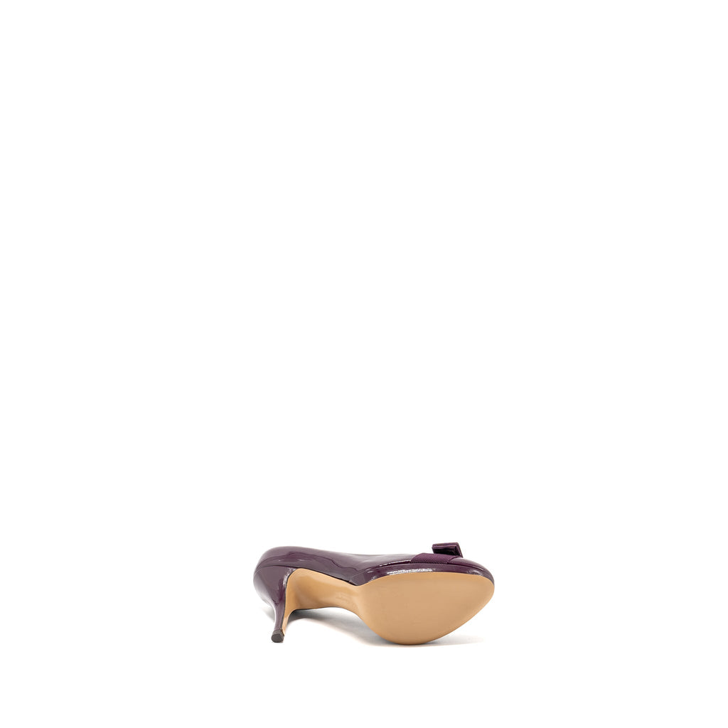 SALVATORE FERRAGAMO VARA BOW PUMPS PATENT PURPLE GHW