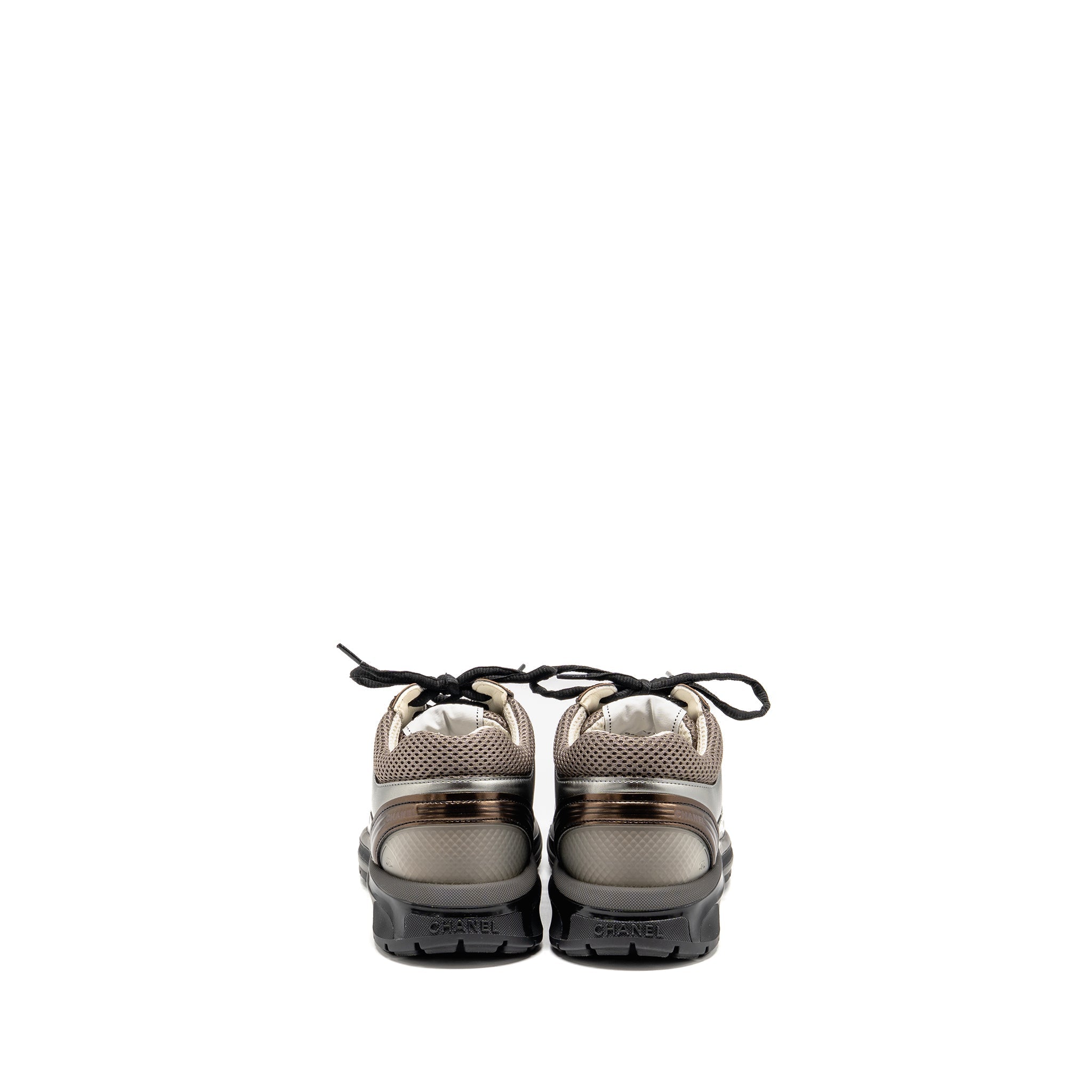CHANEL CC LOGO SNEAKERS FABRIC/LAMINATED KHAKI/SILVER/DARK PURPLE