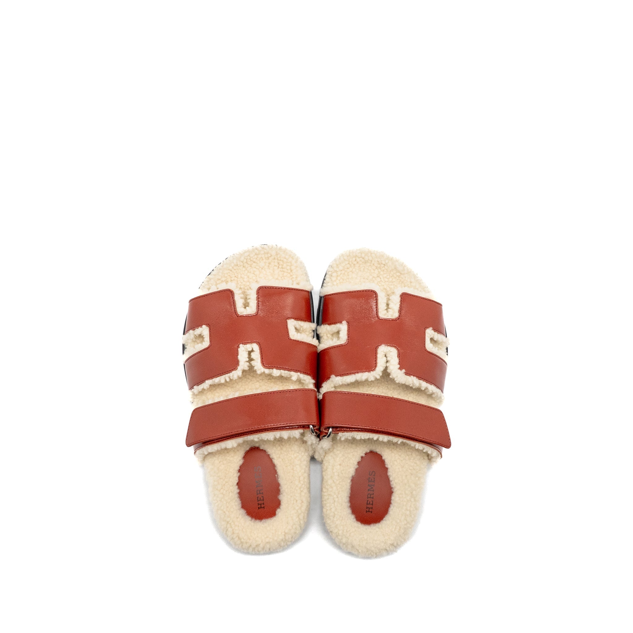 HERMES FEMME CHYPRE SANDALS GLAZED NAPA/SHEARLING ROUGE SANGUINE/ECRU