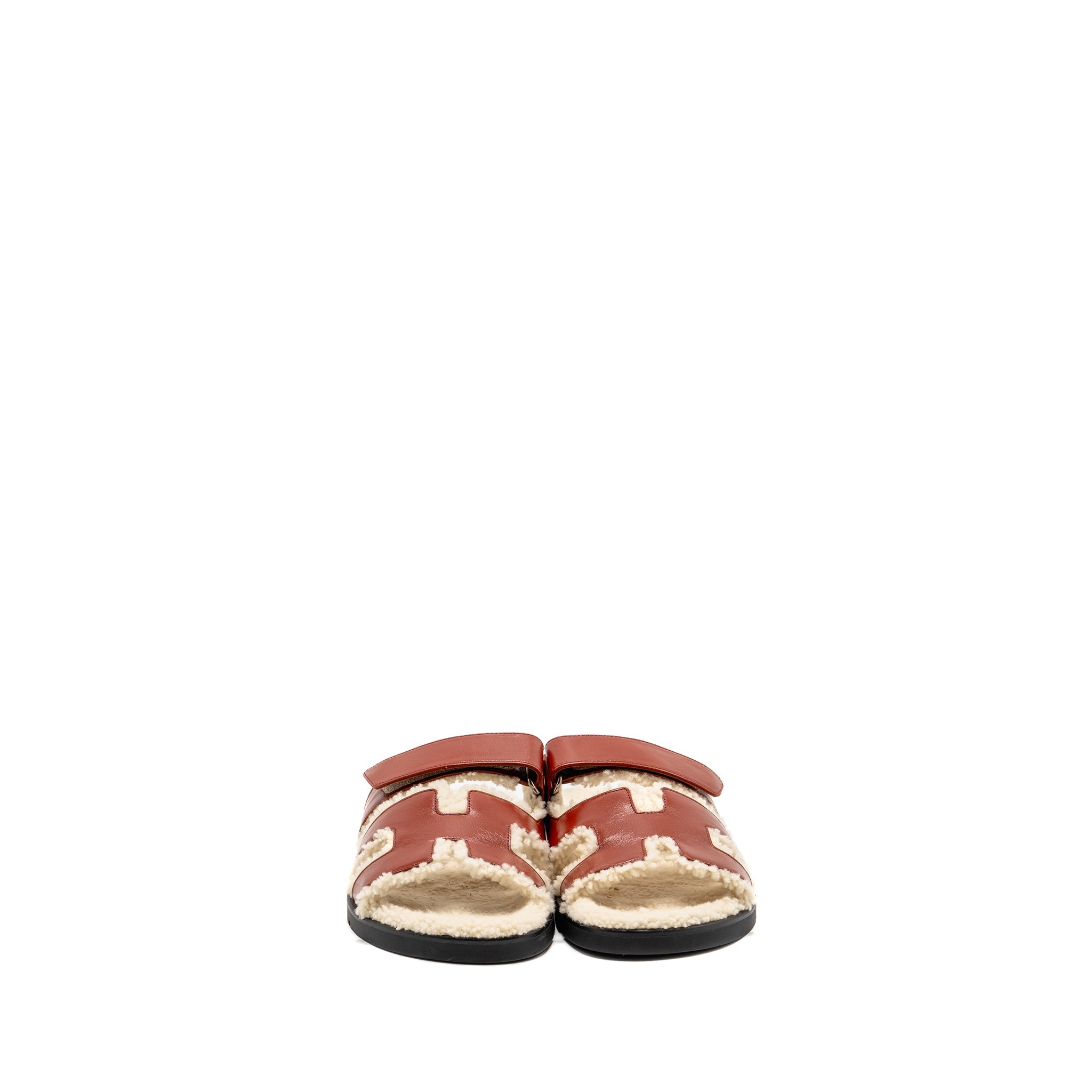 HERMES FEMME CHYPRE SANDALS GLAZED NAPA/SHEARLING ROUGE SANGUINE/ECRU