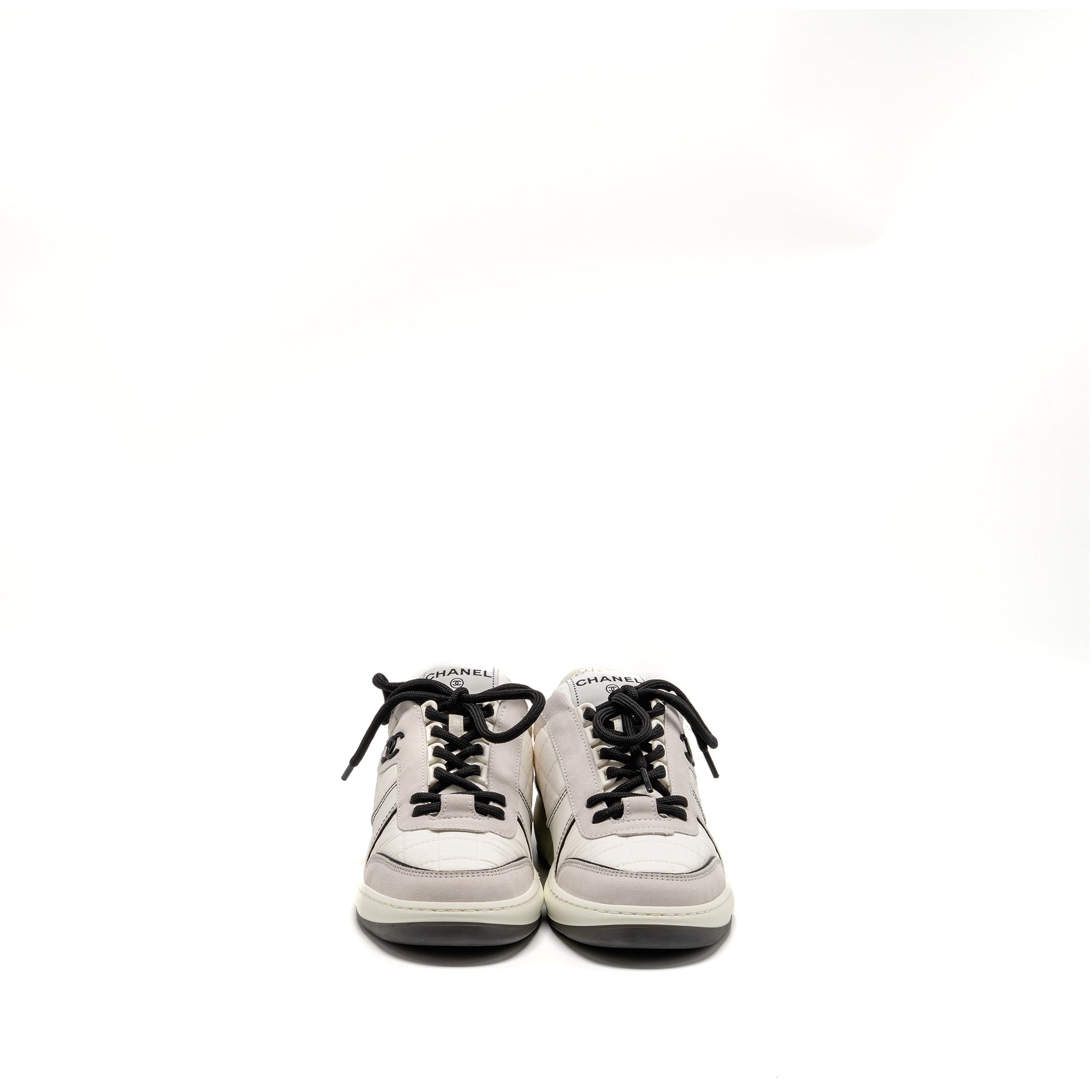 CHANEL CC SNEAKERS SUEDE/FABRIC/CALFSKIN WHITE/LIGHT GREY/BLACK