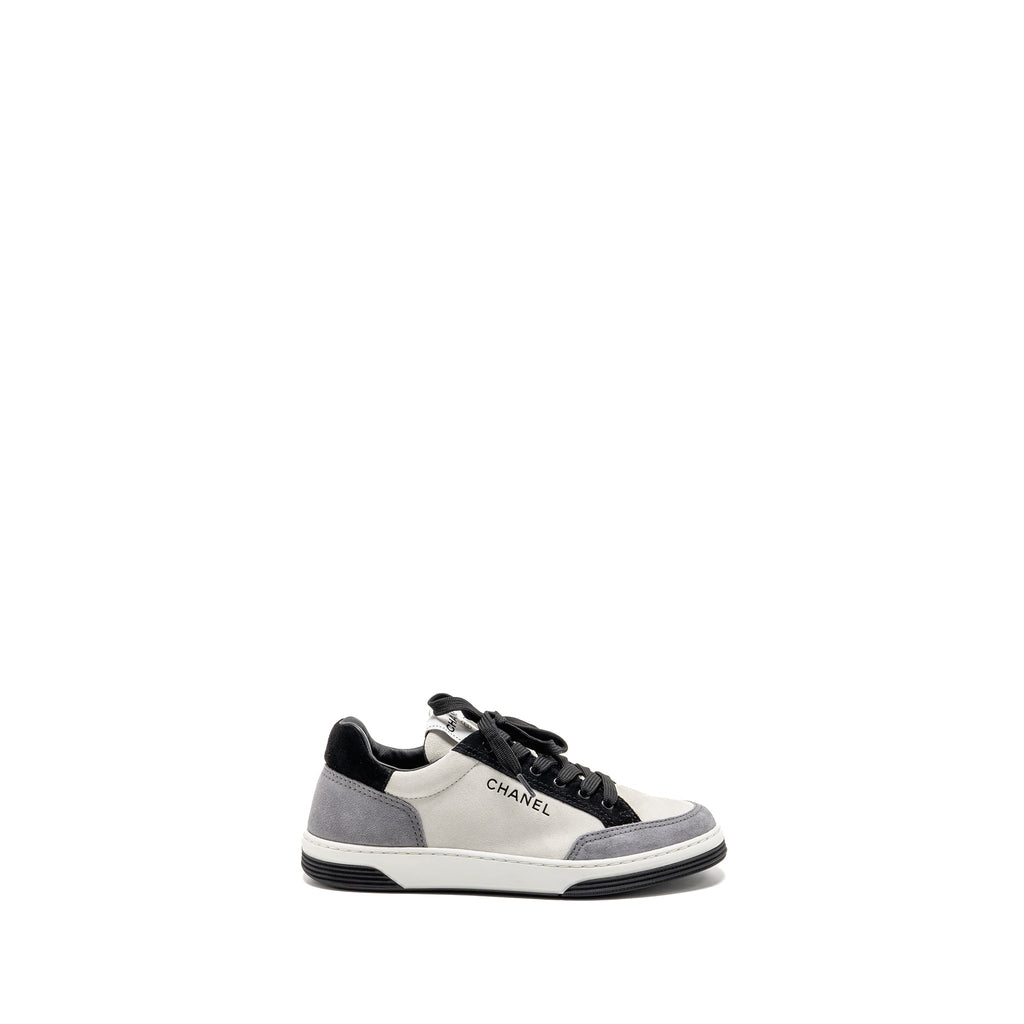 CHANEL LOW TOP SNEAKER SUEDE GREY