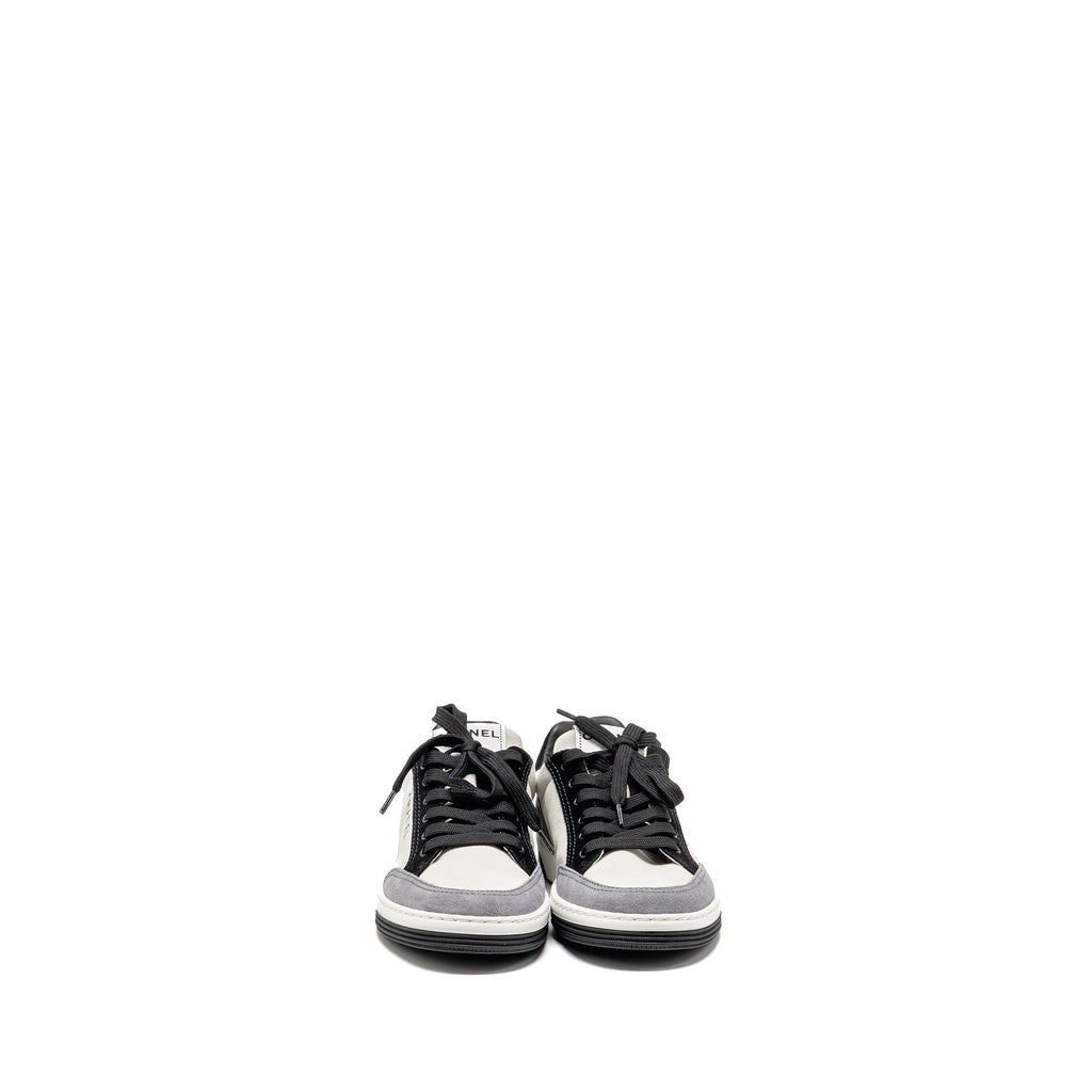 CHANEL LOW TOP SNEAKER SUEDE GREY