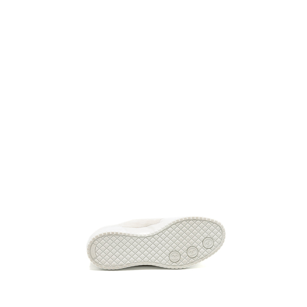 CHANEL LETTER LOGO SNEAKERS CALFSKIN/SUEDE WHITE