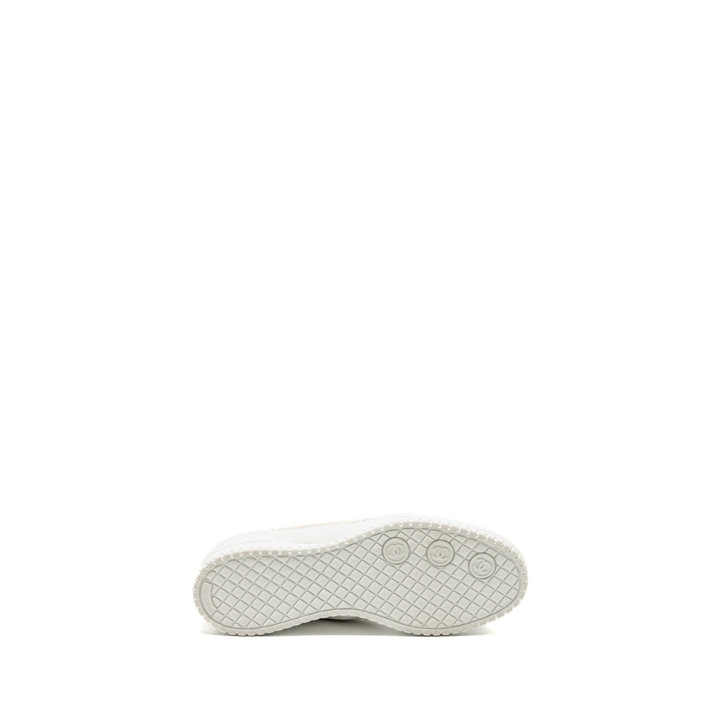 CHANEL LETTER LOGO SNEAKERS CALFSKIN/SUEDE WHITE