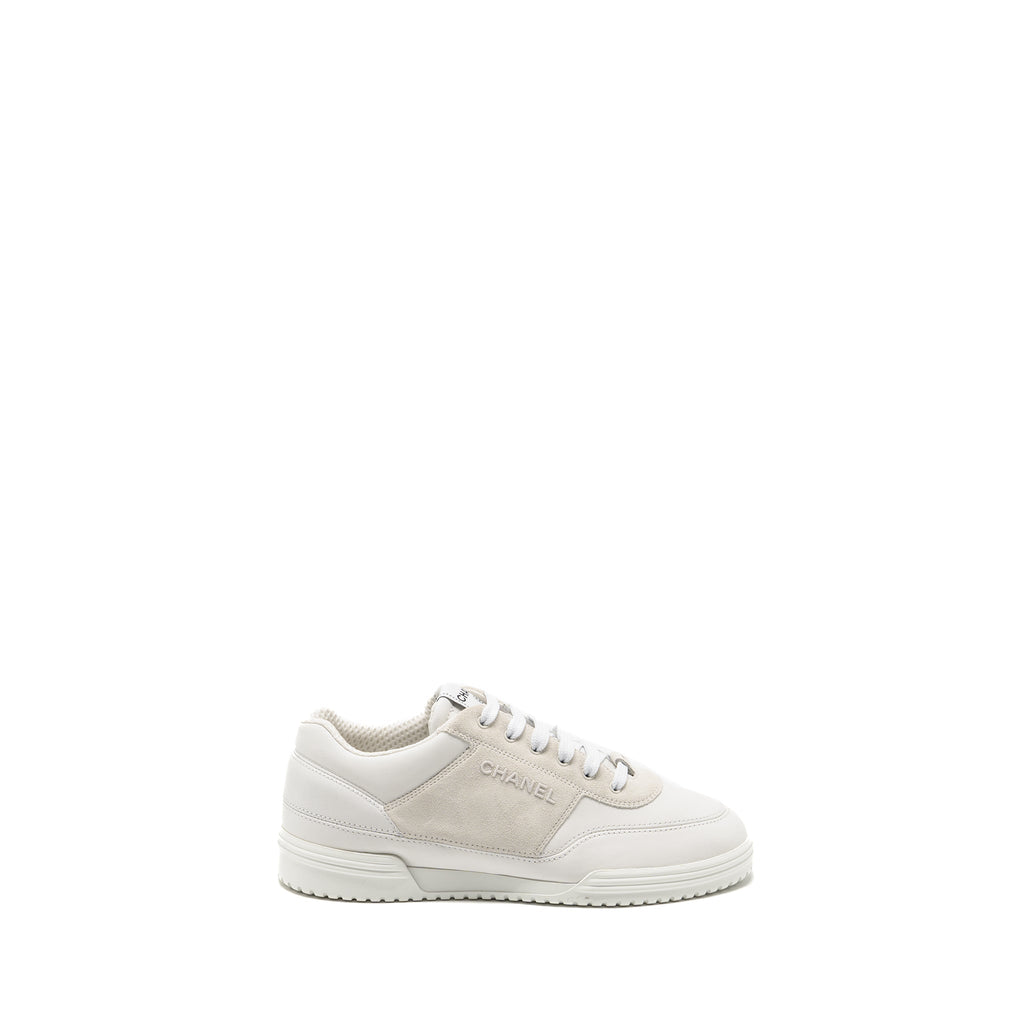 CHANEL LETTER LOGO SNEAKERS CALFSKIN/SUEDE WHITE