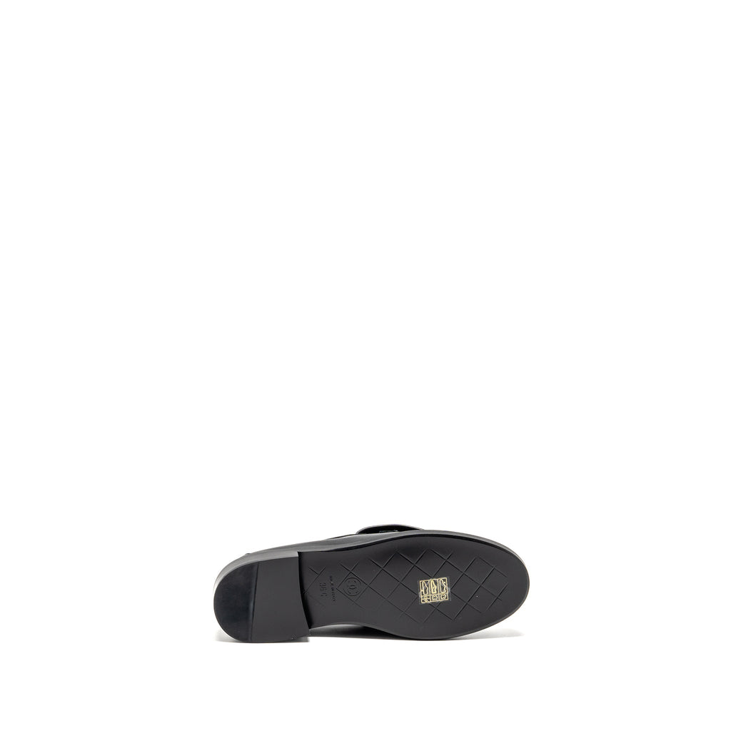 CHANEL TURNLOCK LOAFER LAMBSKIN BLACK LGHW