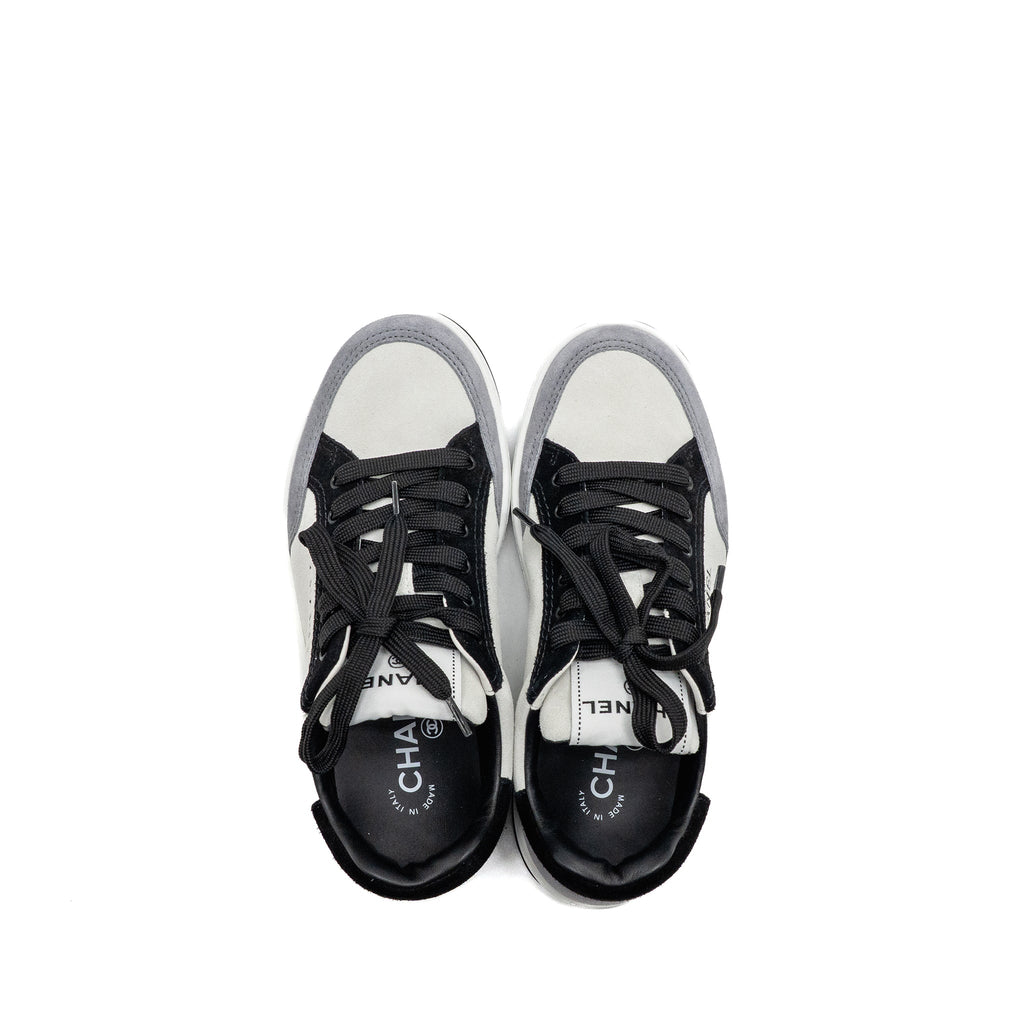 CHANEL LOW TOP SNEAKER SUEDE GREY
