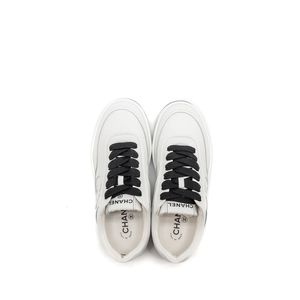 CHANEL CC LOGO SNEAKERS WHITE / BLACK / GREY