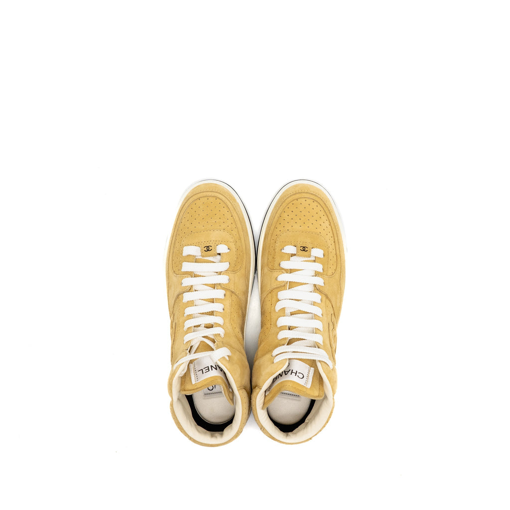 CHANEL 23A CC LOGO HIGH-TOP SNEAKERS SUEDE KIDSKIN DARK BEIGE
