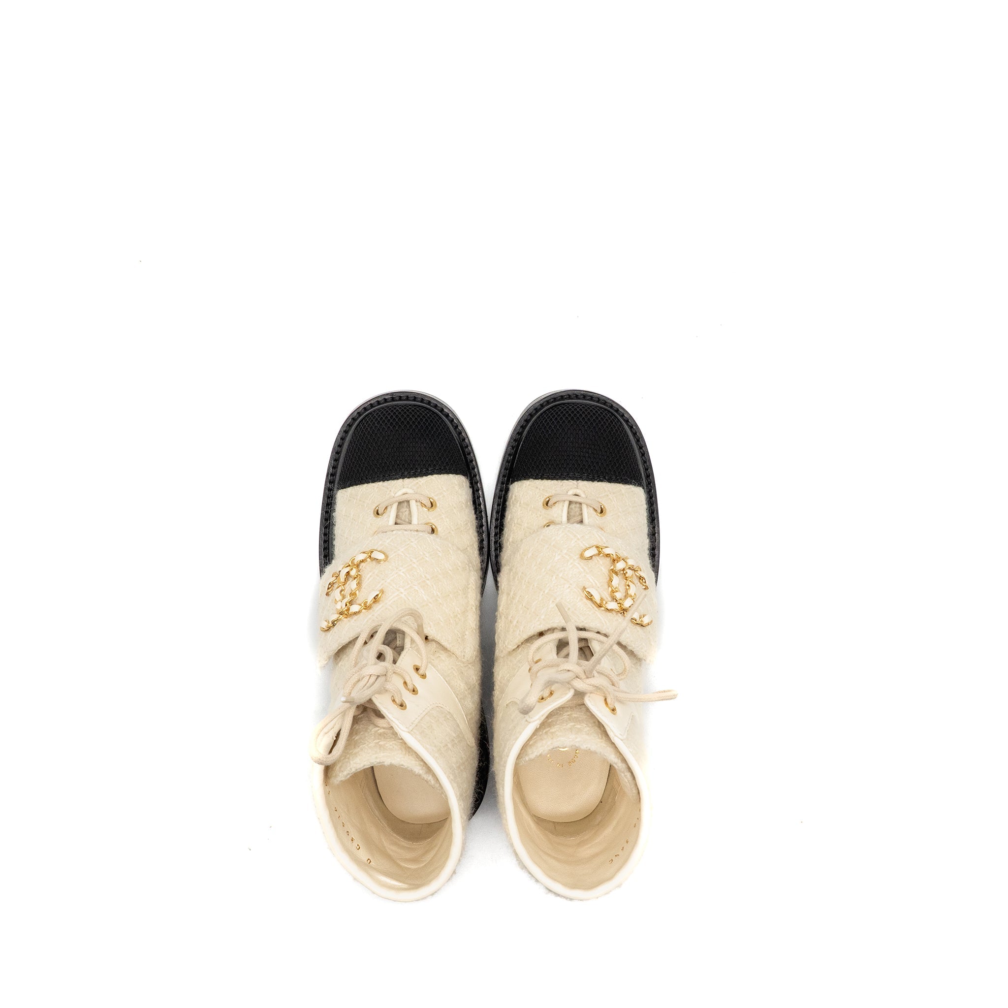 CHANEL 22K LACE-UPS WOOL TWEED/FABRIC IVORY/BLACK GHW