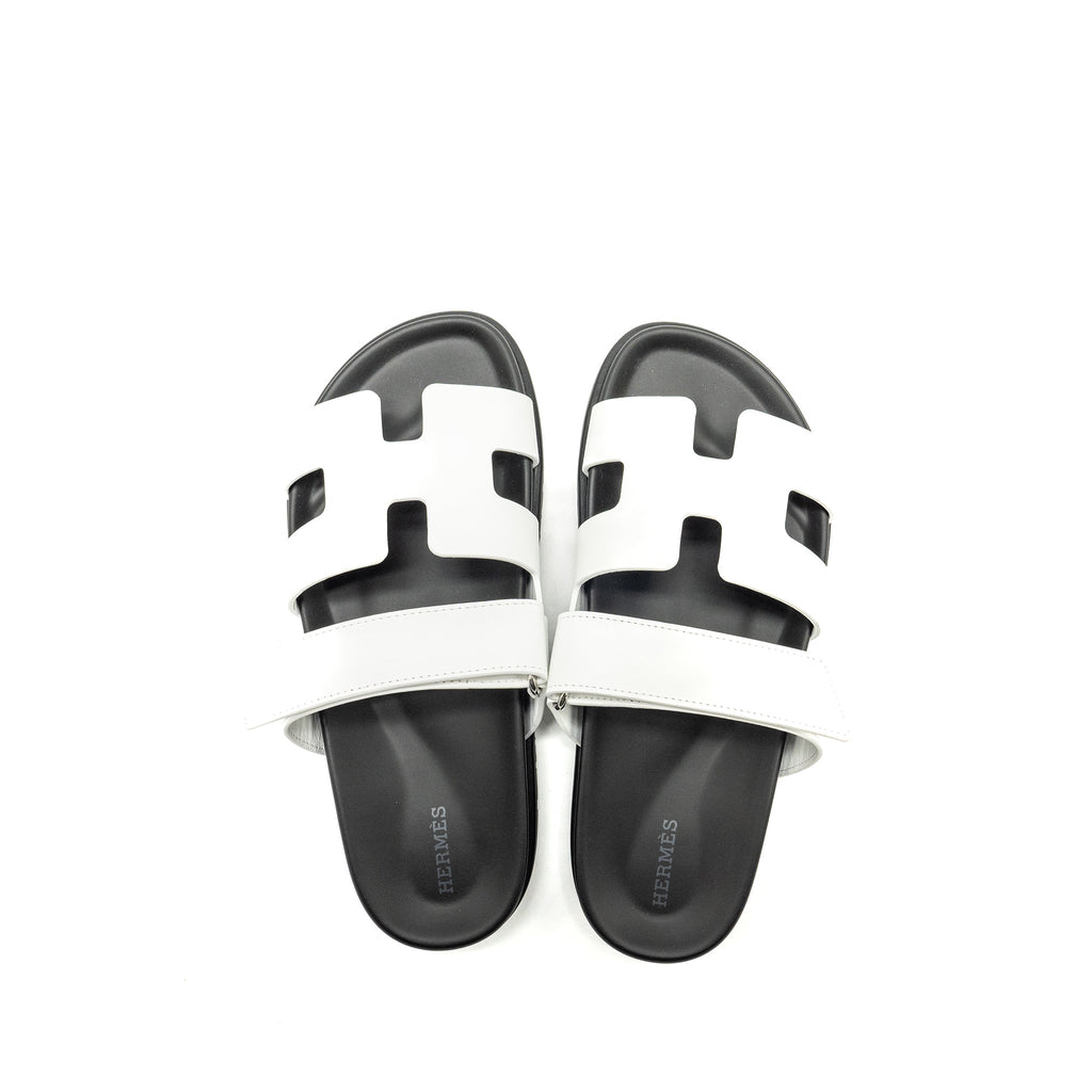 HERMES CHYPRE SANDAL CALFSKIN WHITE / BLACK