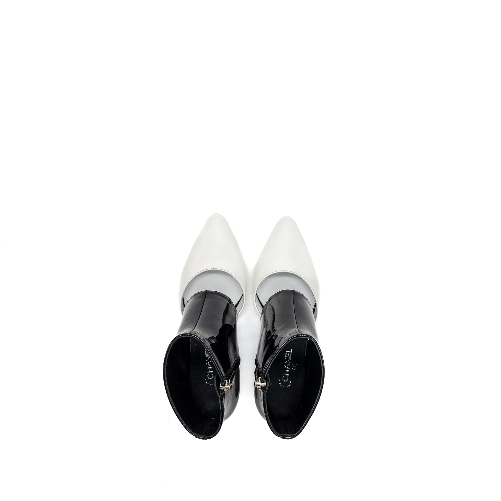 CHANEL ANKLE BOOTS PATENT BLACK / WHITE