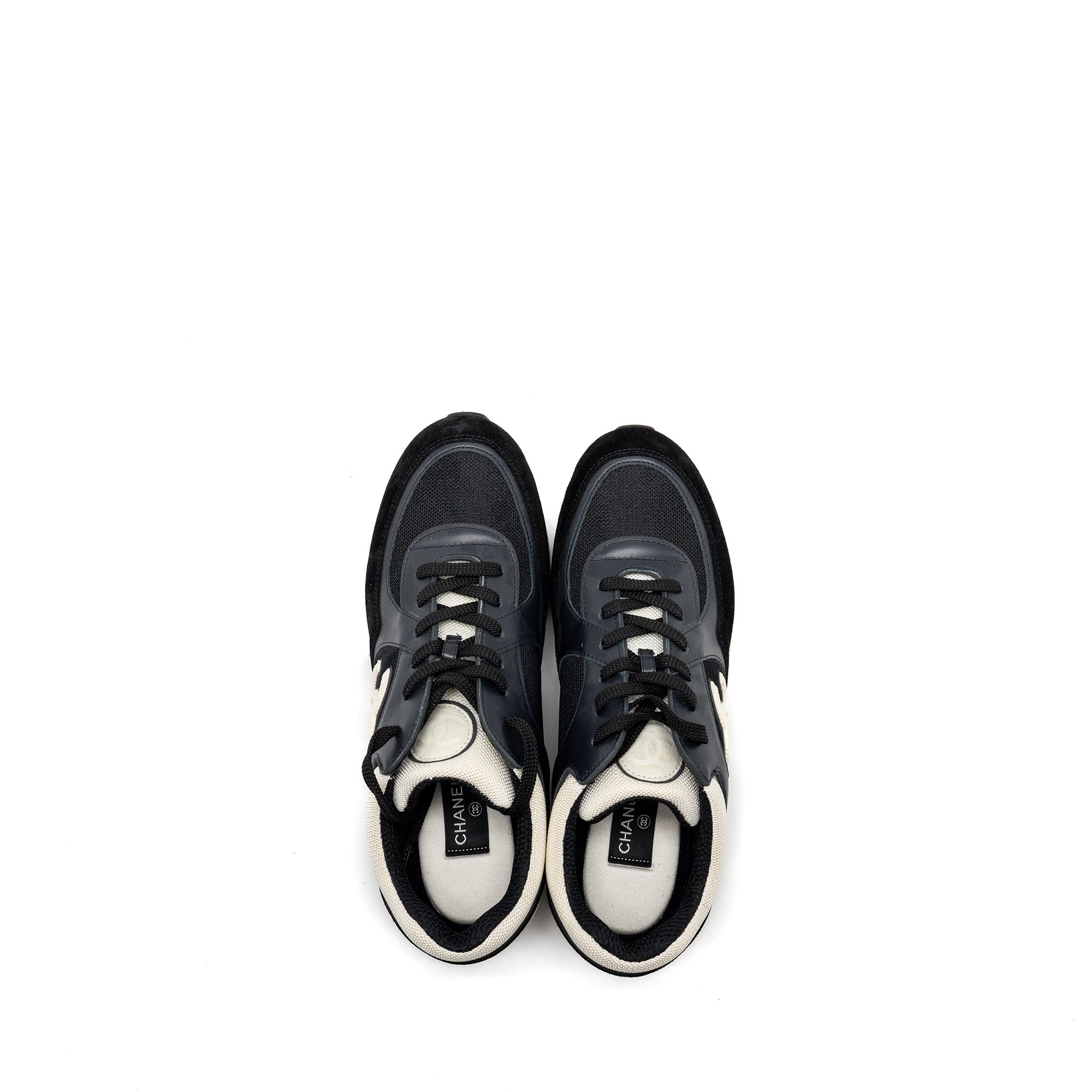 CHANEL CC LOGO SNEAKER SUEDE/ LEATHER BLACK/WHITE