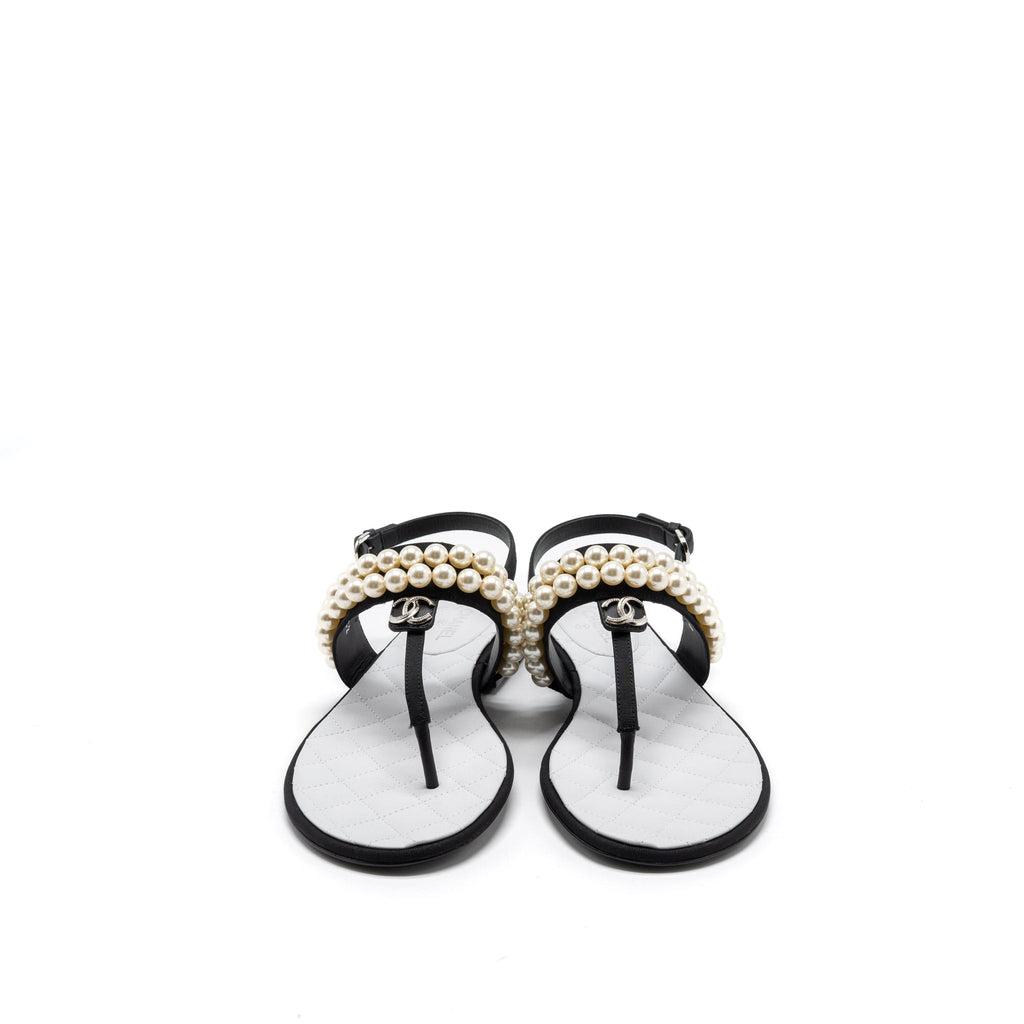 CHANEL 22B FLIP FLOPS SANDALS PEARL LEATHER/FABRIC BLACK SHW