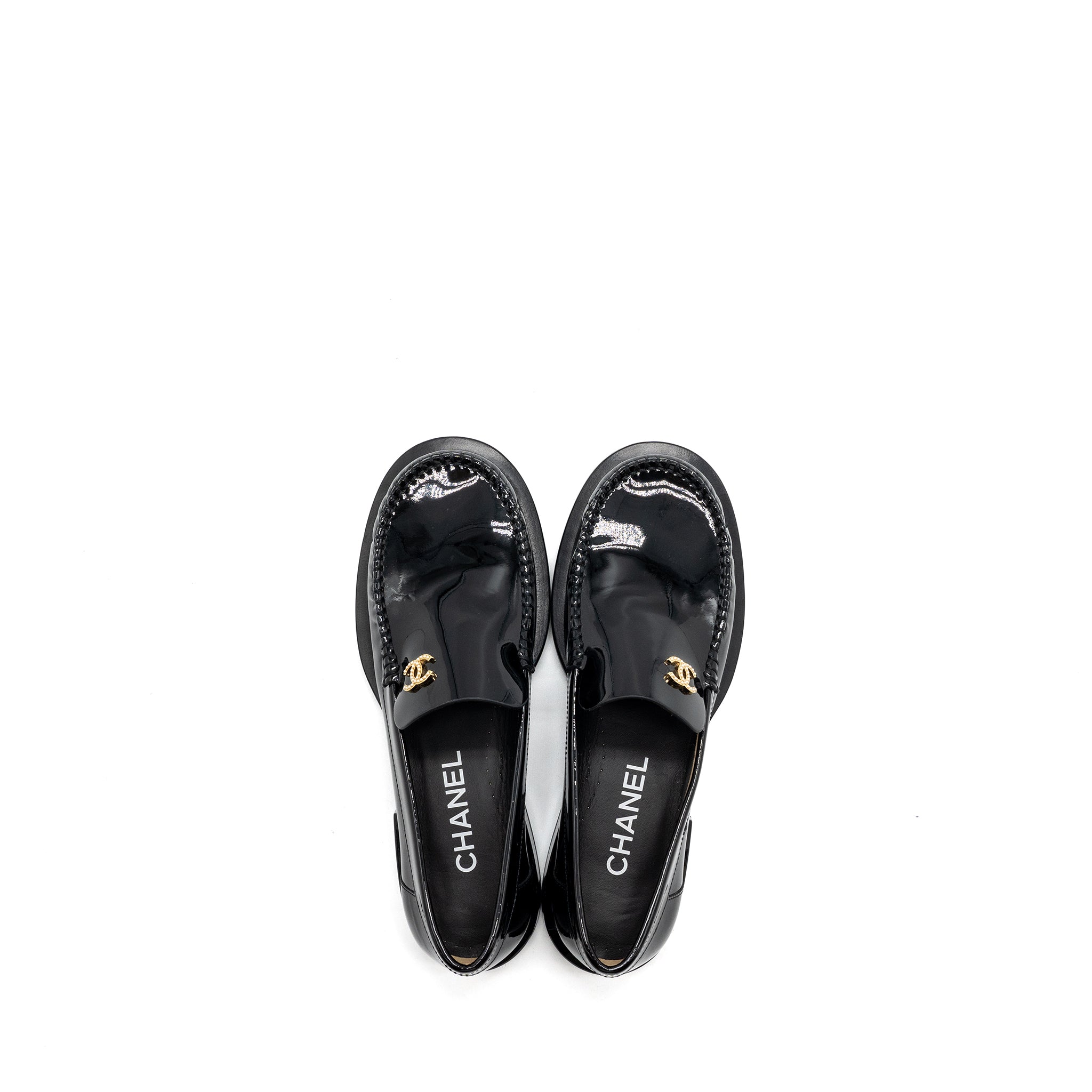 CHANEL CC LOGO WITH PEARL LOAFER PATENT BLACK GHW