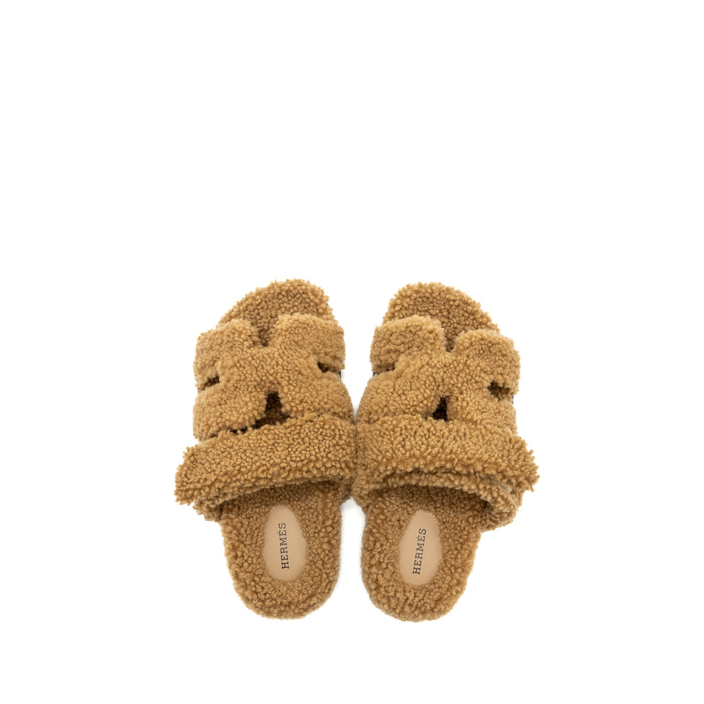 HERMES CHYPRE SANDALS SHEARLING BEIGE ARGYLE