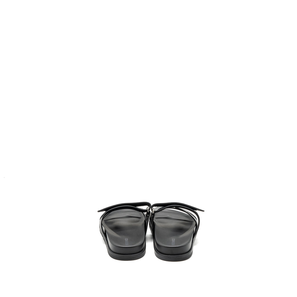 HERMES CHYPRE SANDALS BLACK