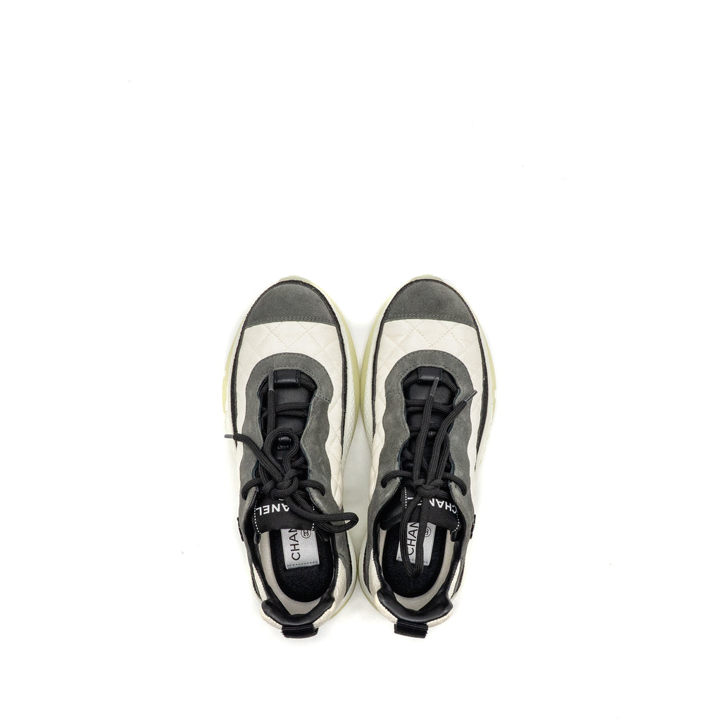 CHANEL CC AND LETTER LOGO SNEAKERS SUEDE/FABRIC BLACK/WHITE