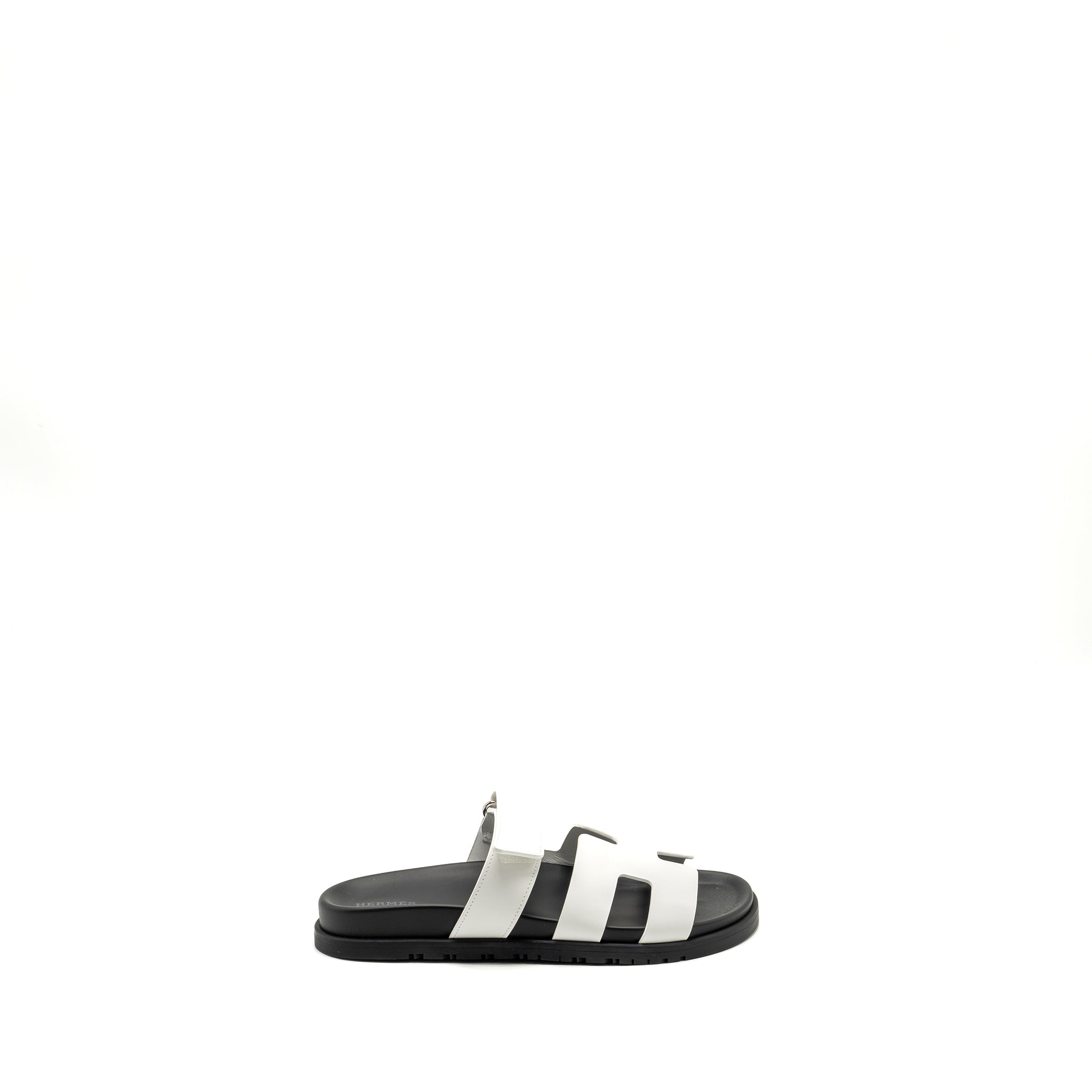 HERMES CHYPRE SANDAL CALFSKIN WHITE / BLACK