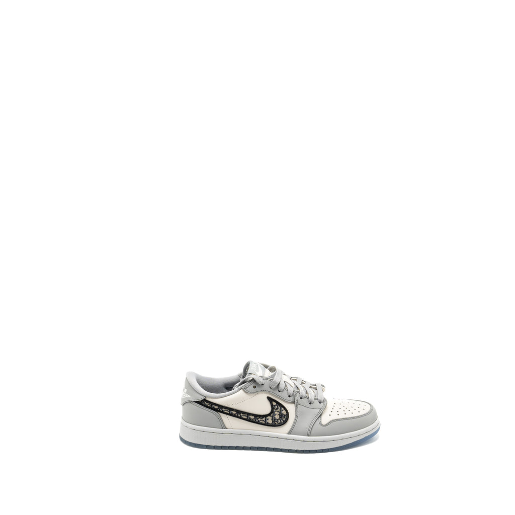 DIOR X AIR JORDAN US RETRO LOW SNEAKERS