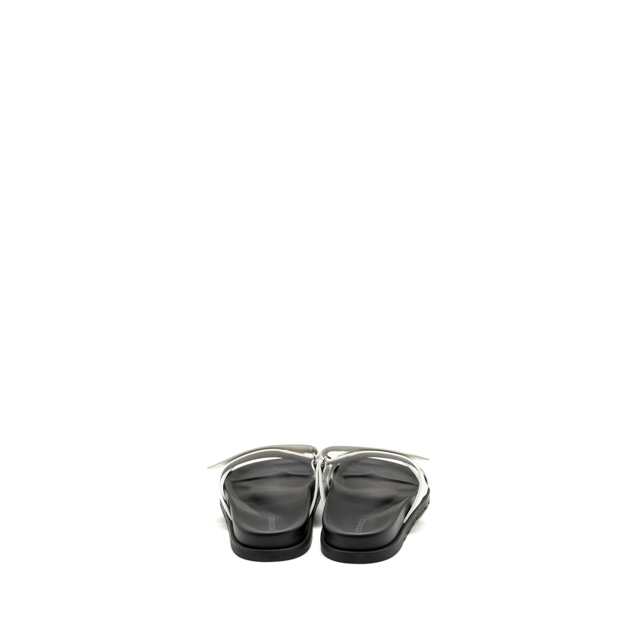 HERMES CHYPRE SANDAL CALFSKIN WHITE / BLACK