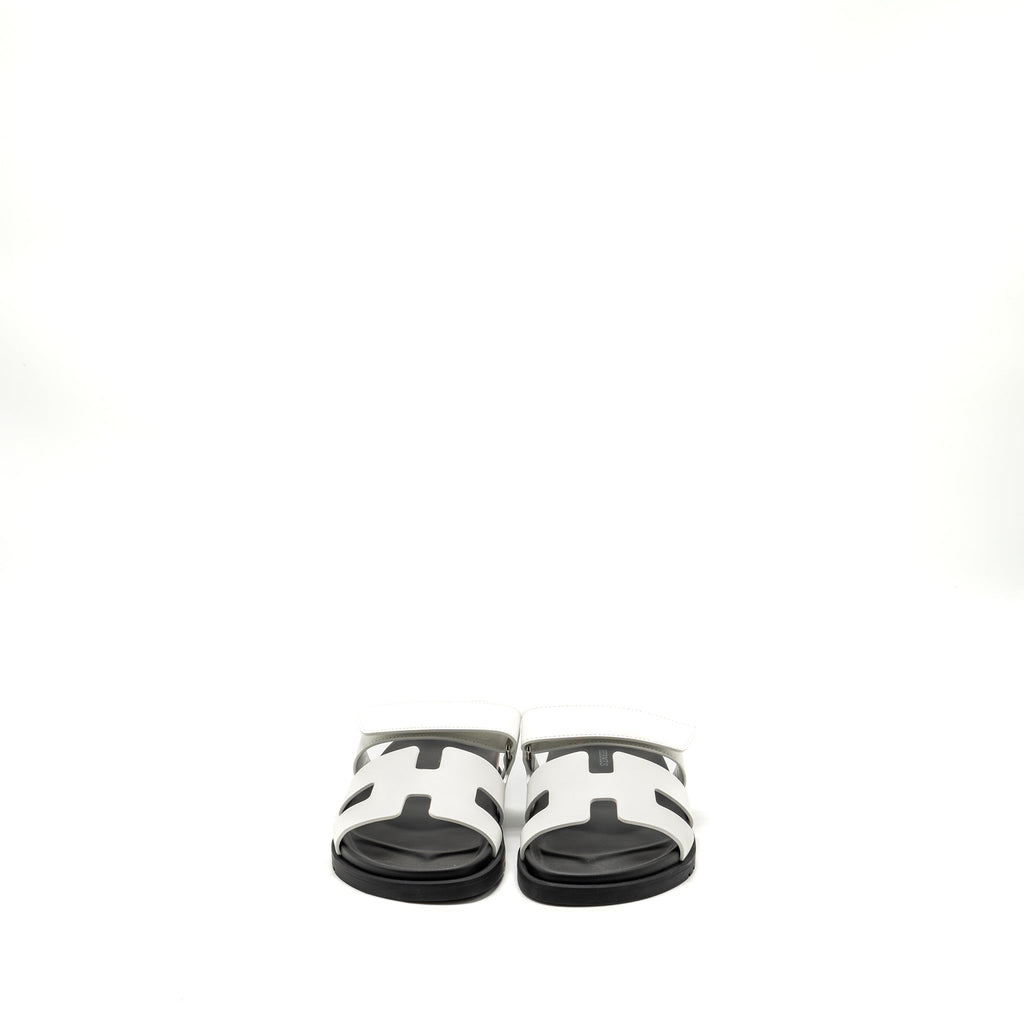 HERMES CHYPRE SANDAL CALFSKIN WHITE / BLACK