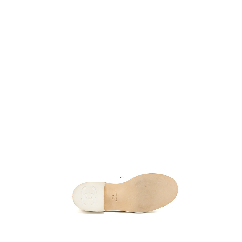 CHANEL LOAFER WITH CHARM LEATHER WHITE GHW