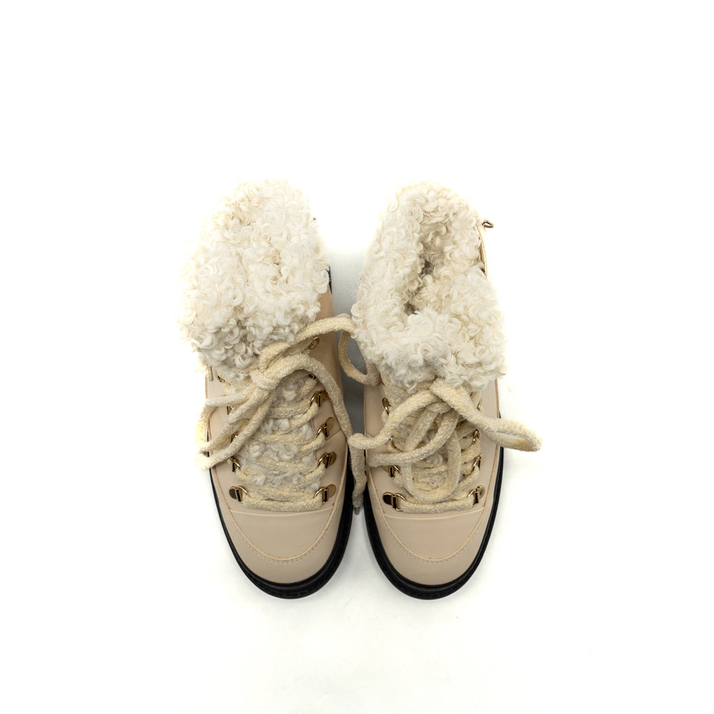 CHANEL 20K SHEARLING BOOTS BEIGE/BLACK