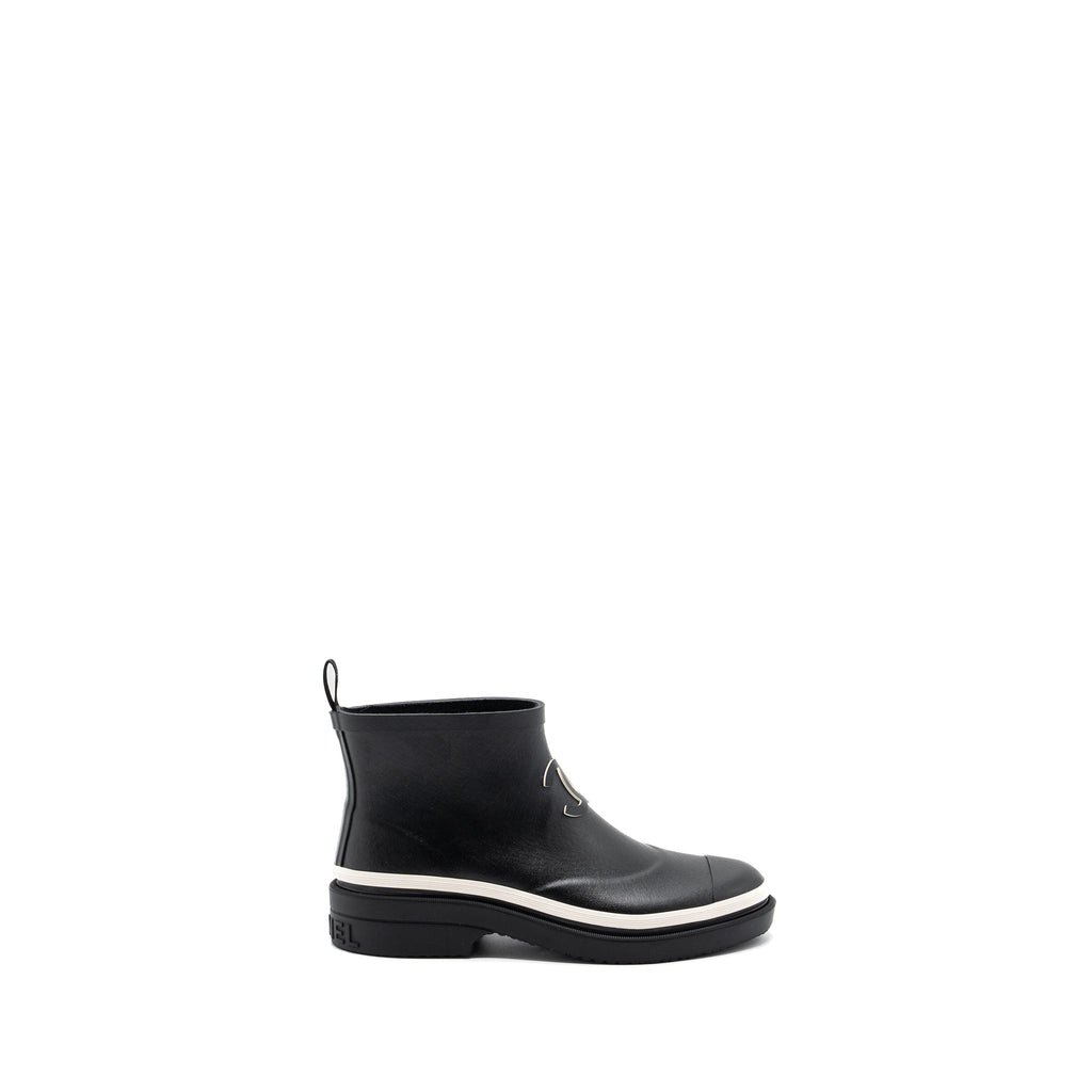 CHANEL RUBBER ANKLE BOOTS BLACK/ WHITE