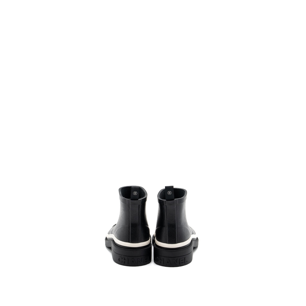 CHANEL RUBBER ANKLE BOOTS BLACK/ WHITE