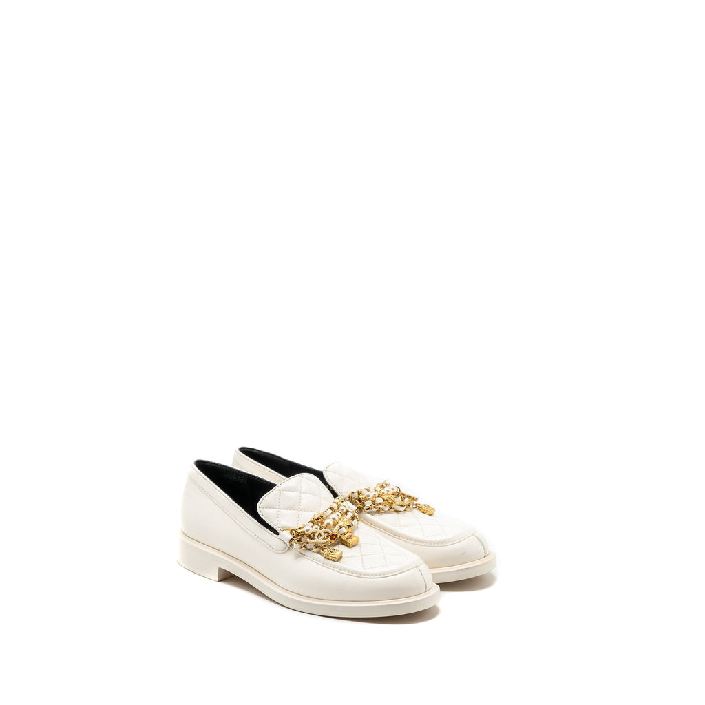 CHANEL LOAFER WITH CHARM LEATHER WHITE GHW