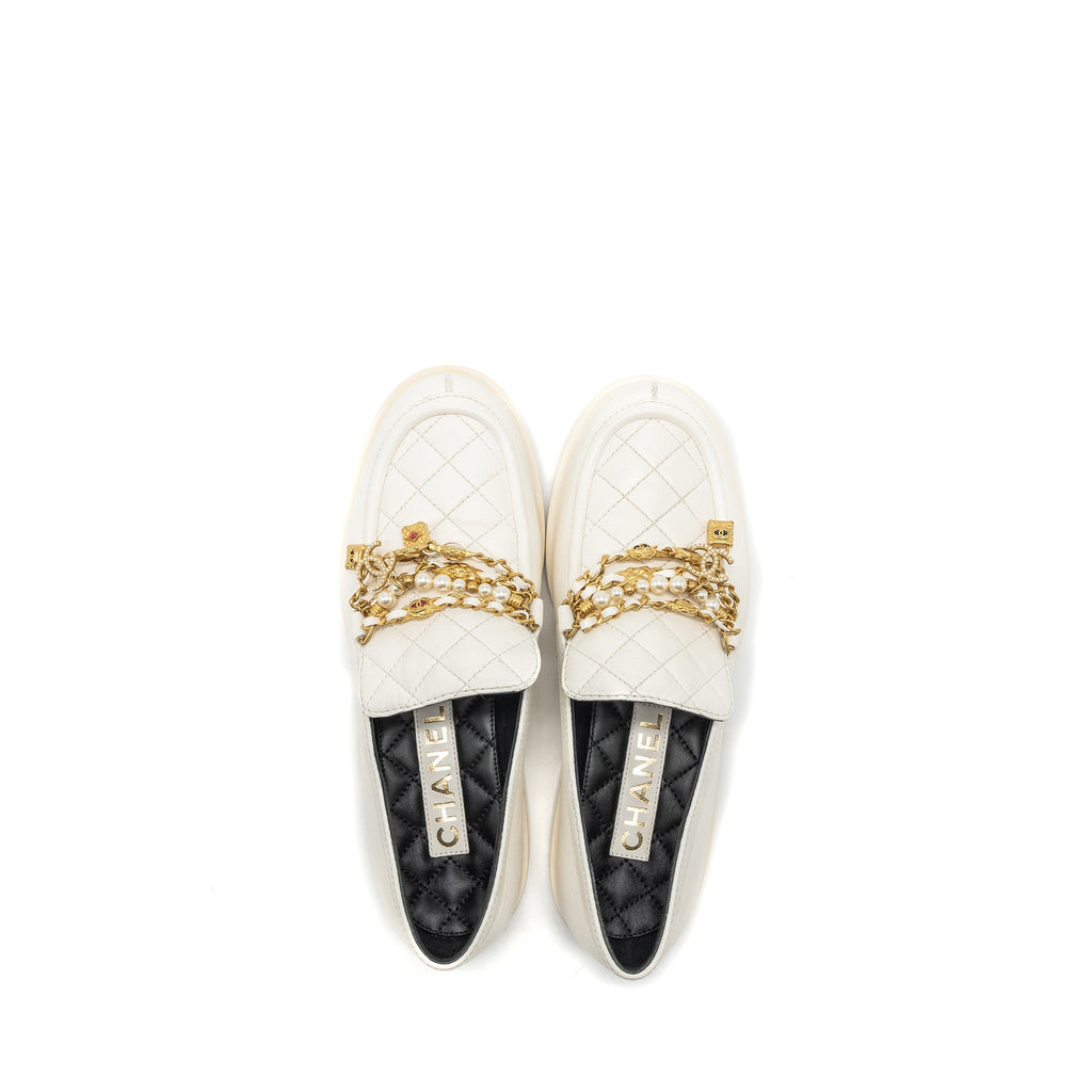 CHANEL LOAFER WITH CHARM LEATHER WHITE GHW