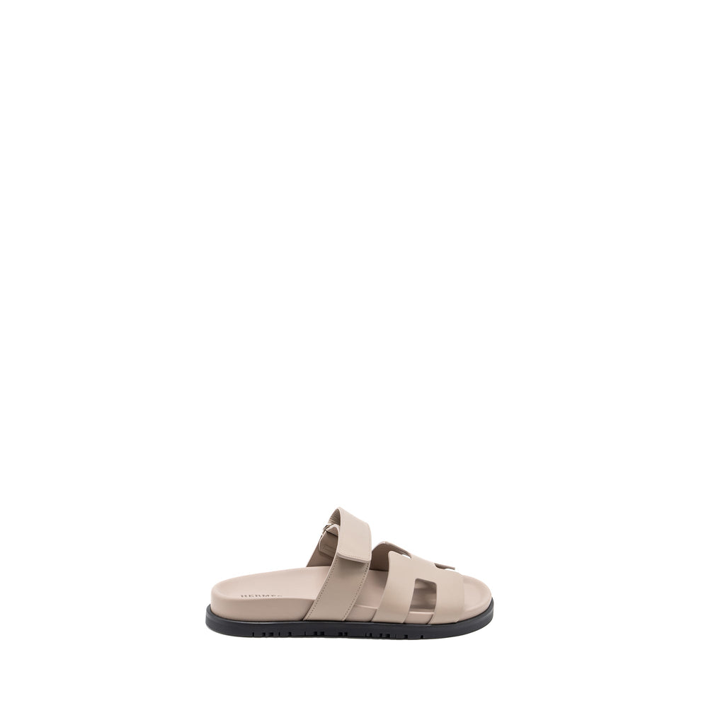 HERMES CHYPRE SANDALS BEIGE MASTIC