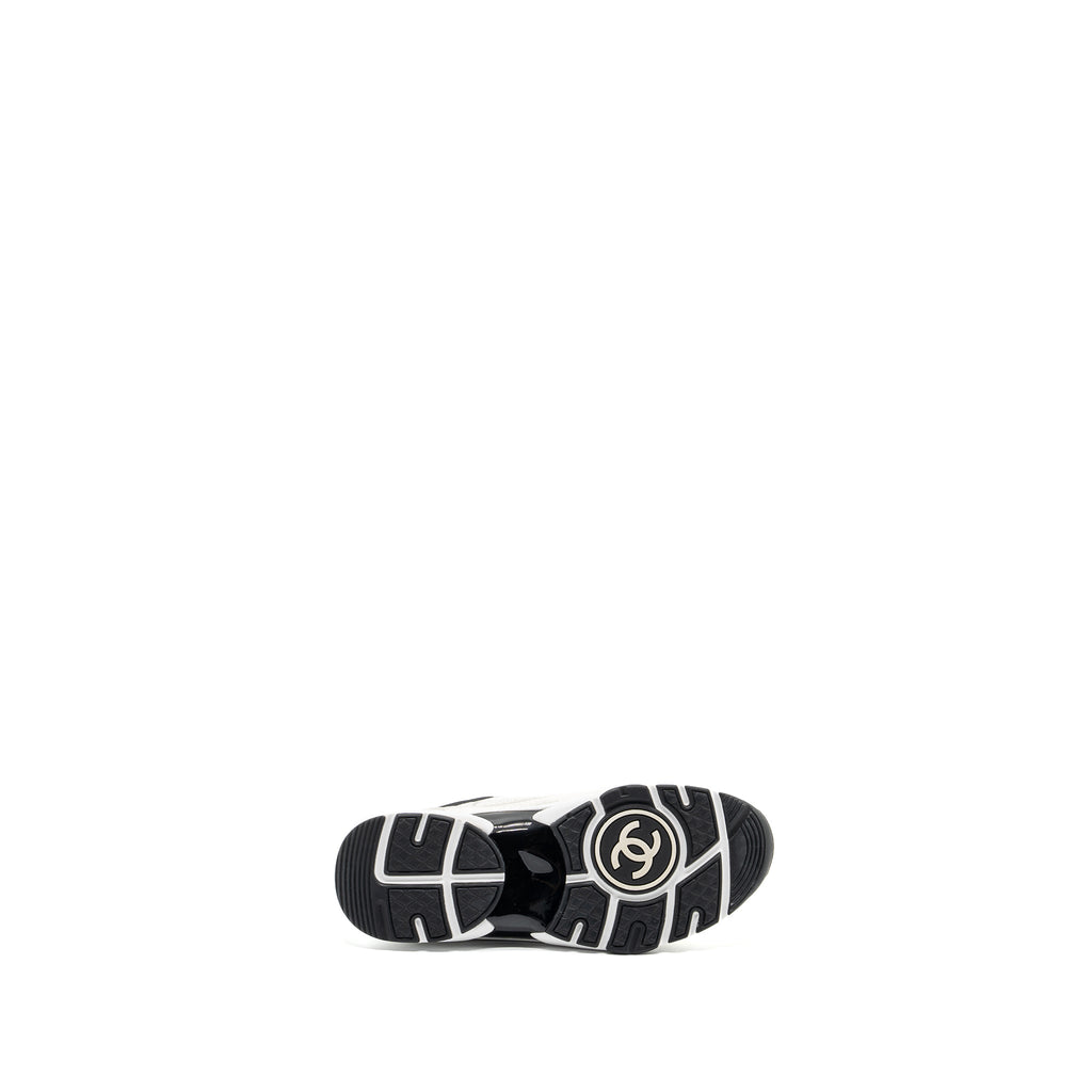 CHANEL CC LOGO TRAINER / SNEAKERS BLACK / WHITE