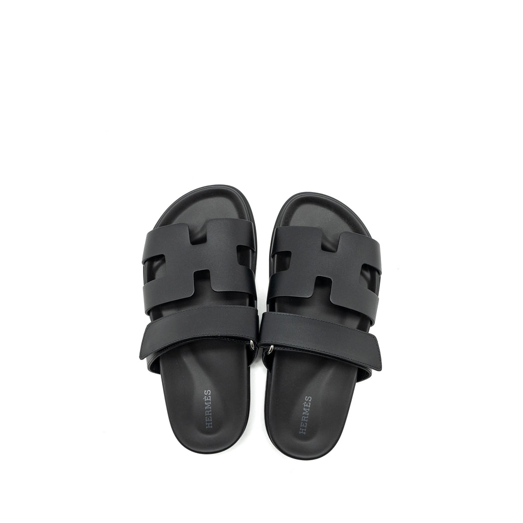 HERMES CHYPRE SANDALS BLACK