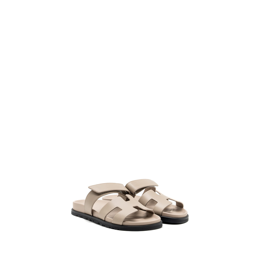 HERMES CHYPRE SANDALS BEIGE MASTIC