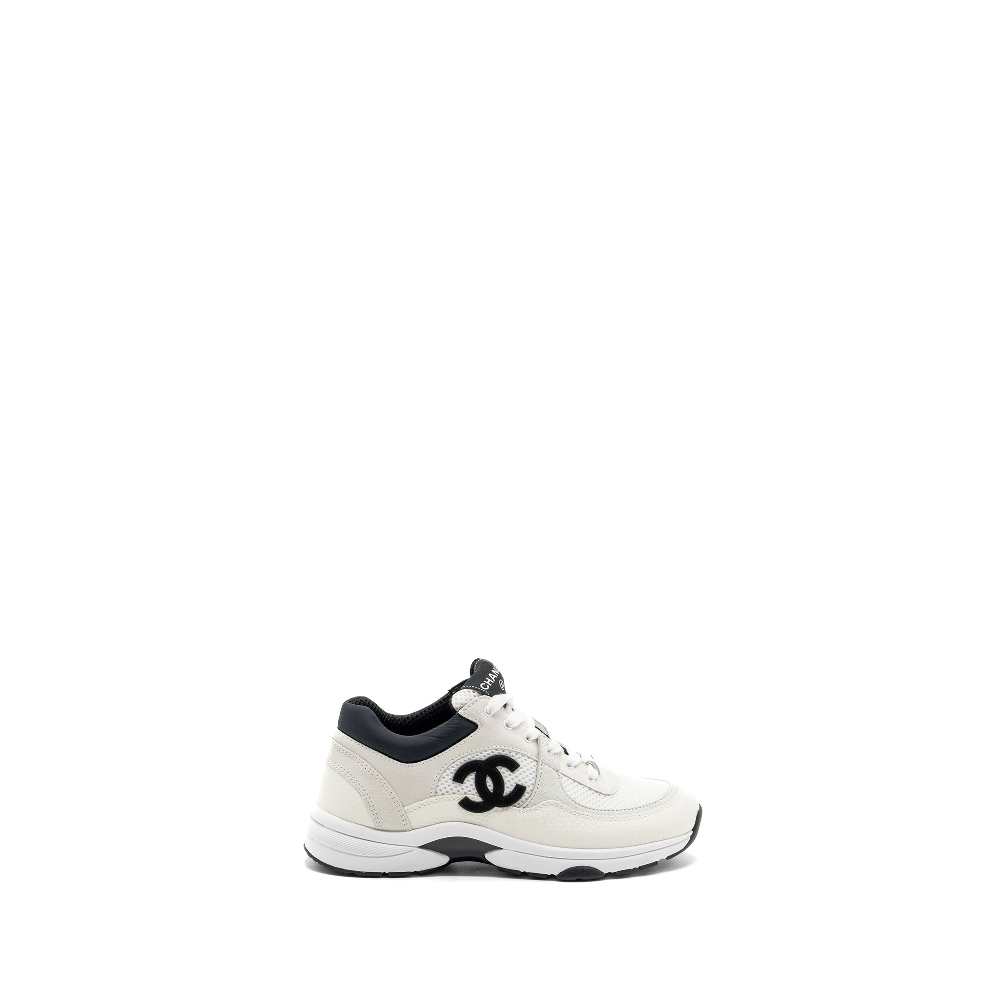 CHANEL CC LOGO TRAINER / SNEAKERS BLACK / WHITE