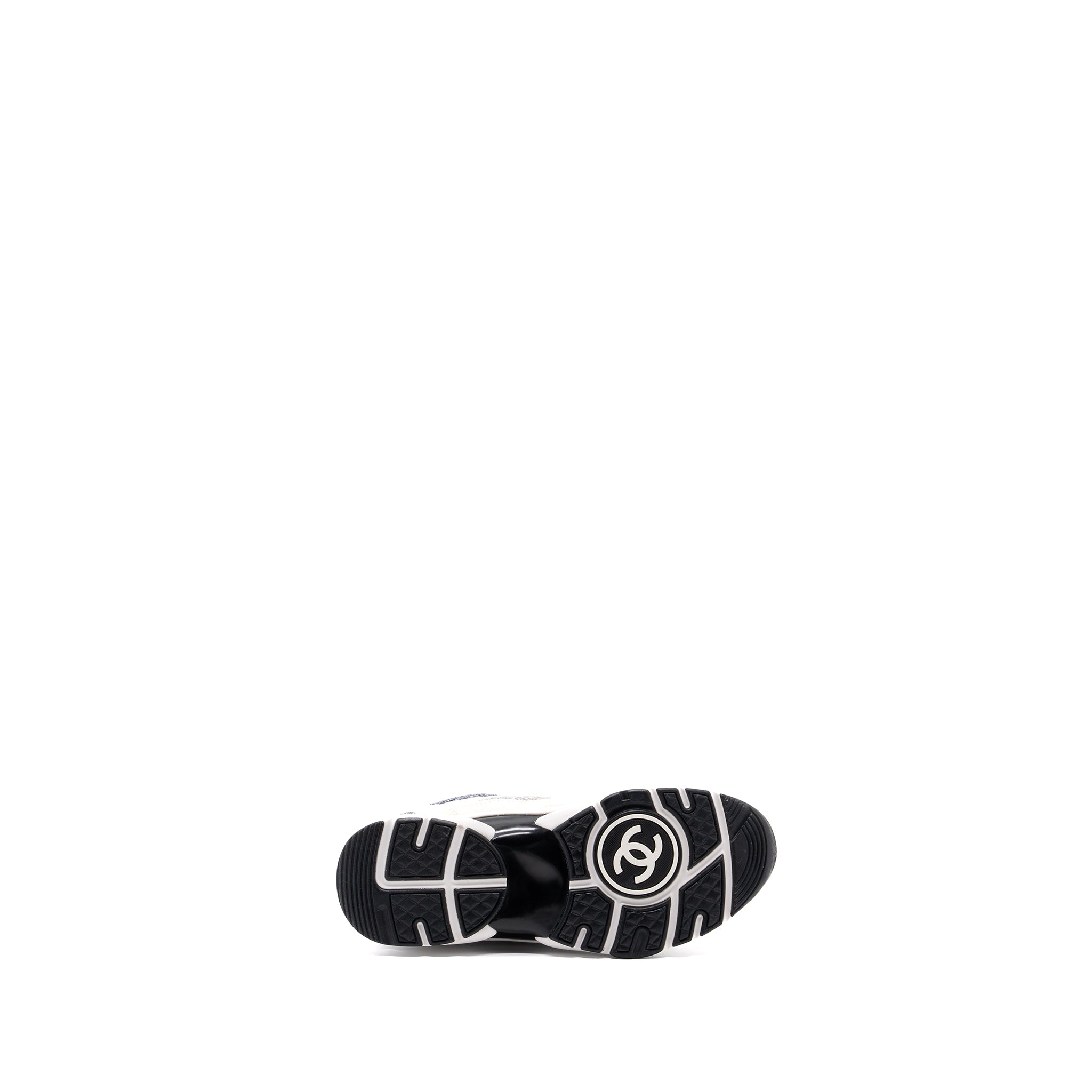CHANEL CC LOGO SNEAKERS SUEDE LEATHER / FABRIC LIGHT GREY
