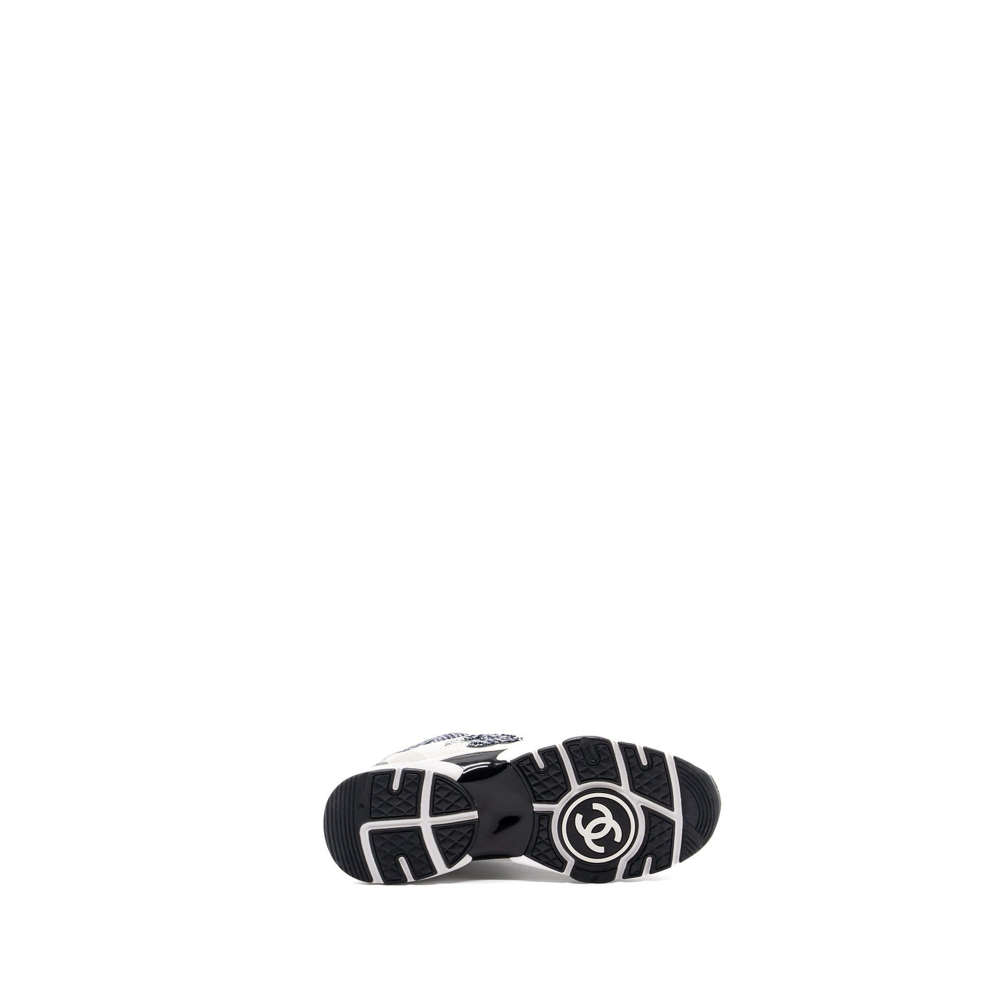 CHANEL CC LOGO SNEAKERS SUEDE LEATHER / FABRIC LIGHT GREY