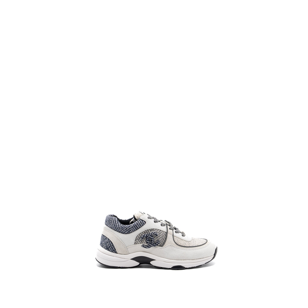 CHANEL CC LOGO SNEAKERS SUEDE LEATHER / FABRIC LIGHT GREY