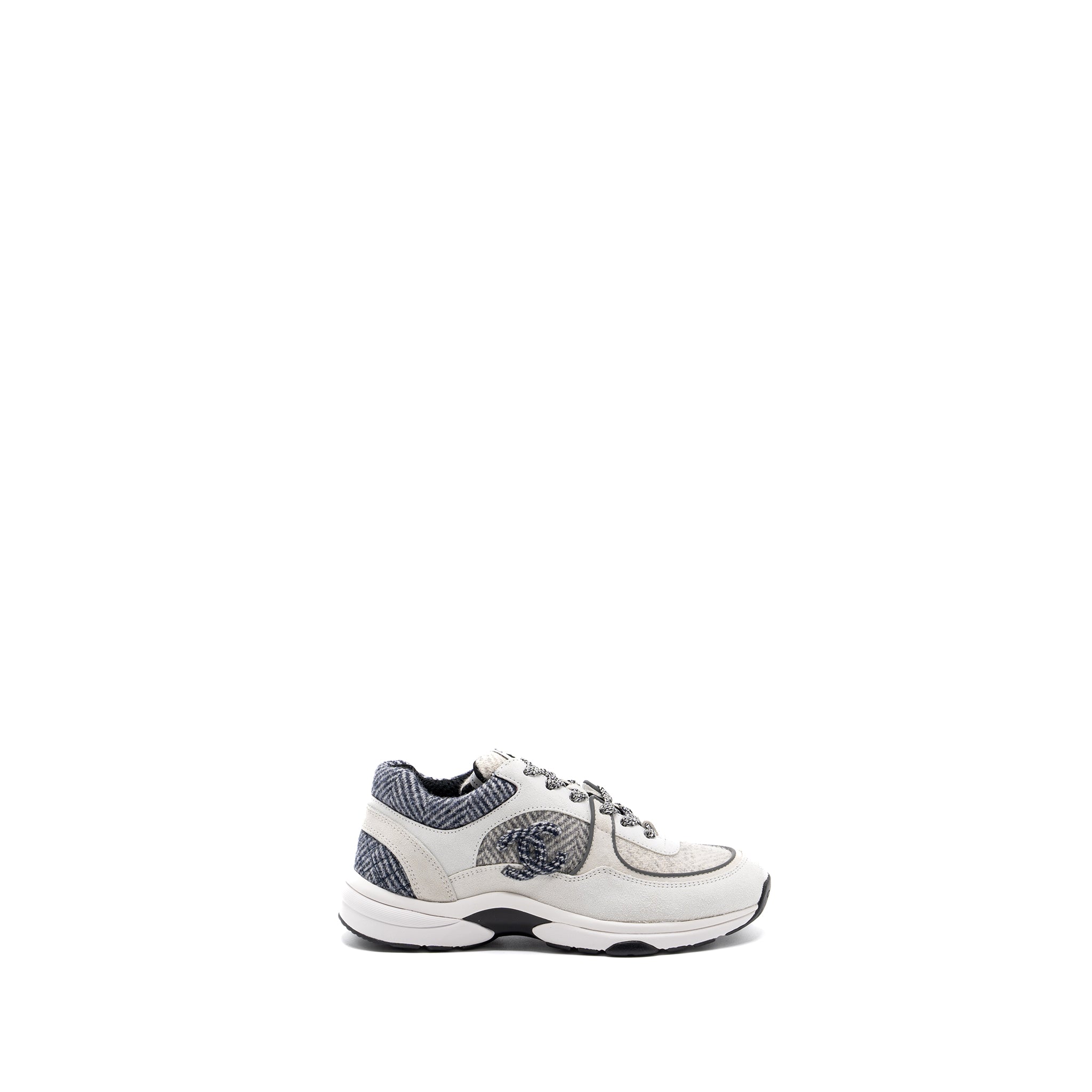 CHANEL CC LOGO SNEAKERS SUEDE LEATHER / FABRIC LIGHT GREY