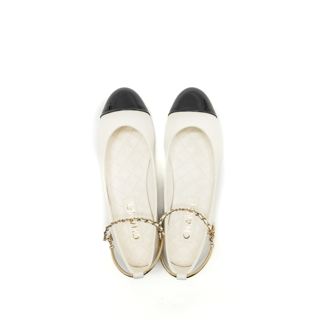 CHANEL BALLET FLATS WHITE / BLACK