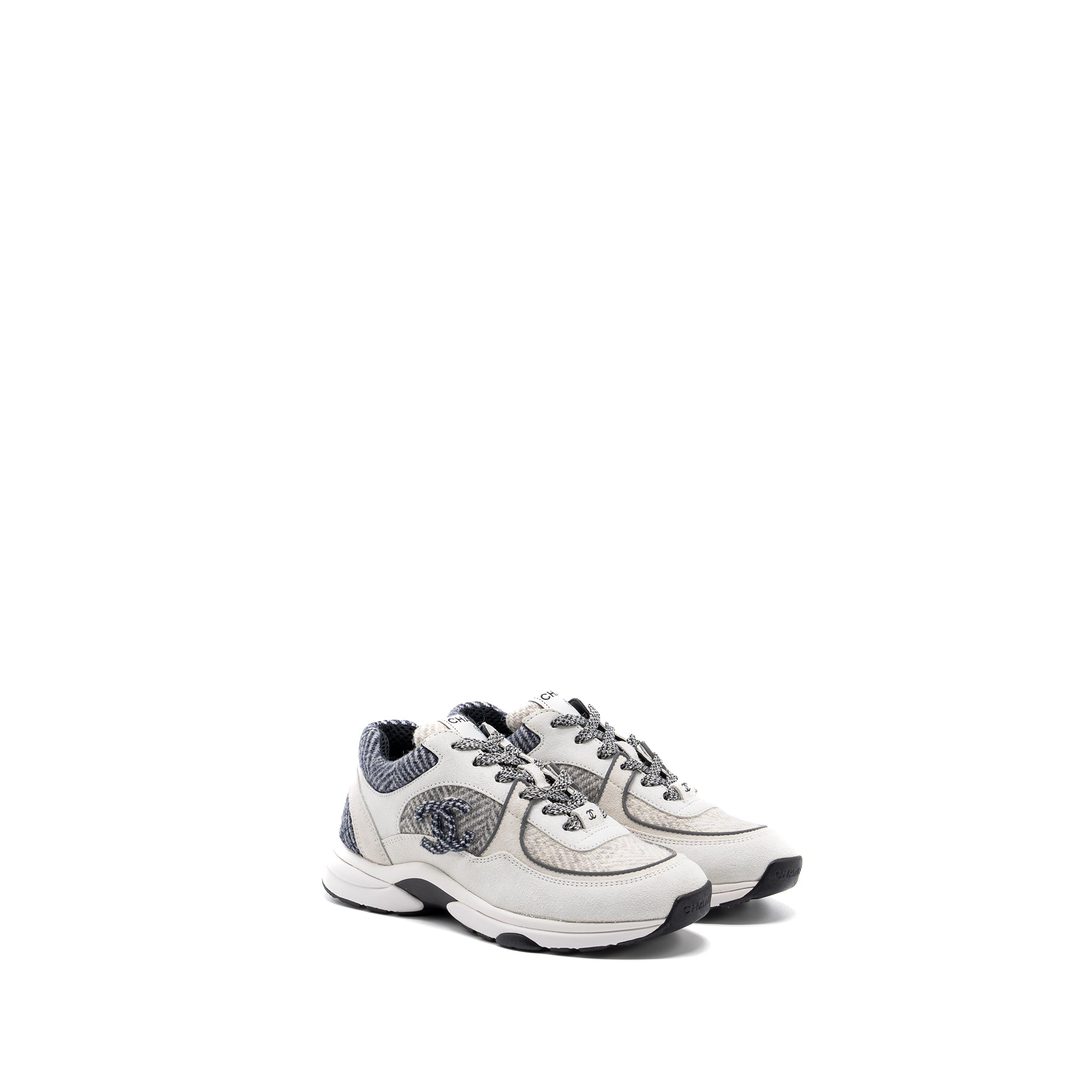 CHANEL CC LOGO SNEAKERS SUEDE LEATHER / FABRIC LIGHT GREY