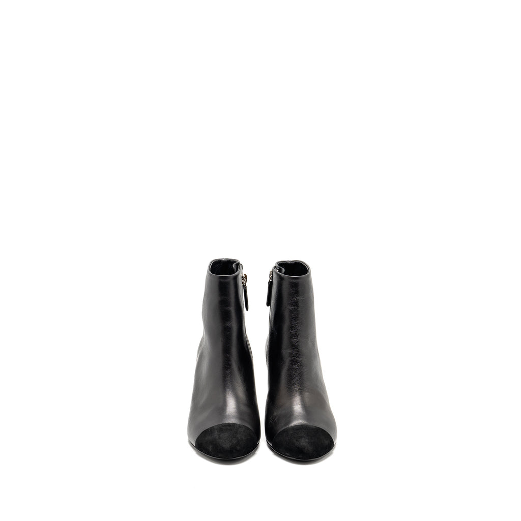 CHANEL INTERLOCKING BOOTS LETTER/PEARL LEATHER BLACK