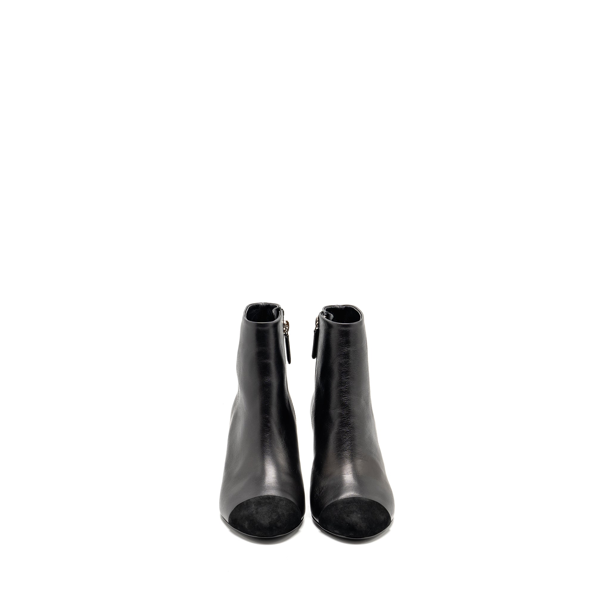 CHANEL INTERLOCKING BOOTS LETTER/PEARL LEATHER BLACK