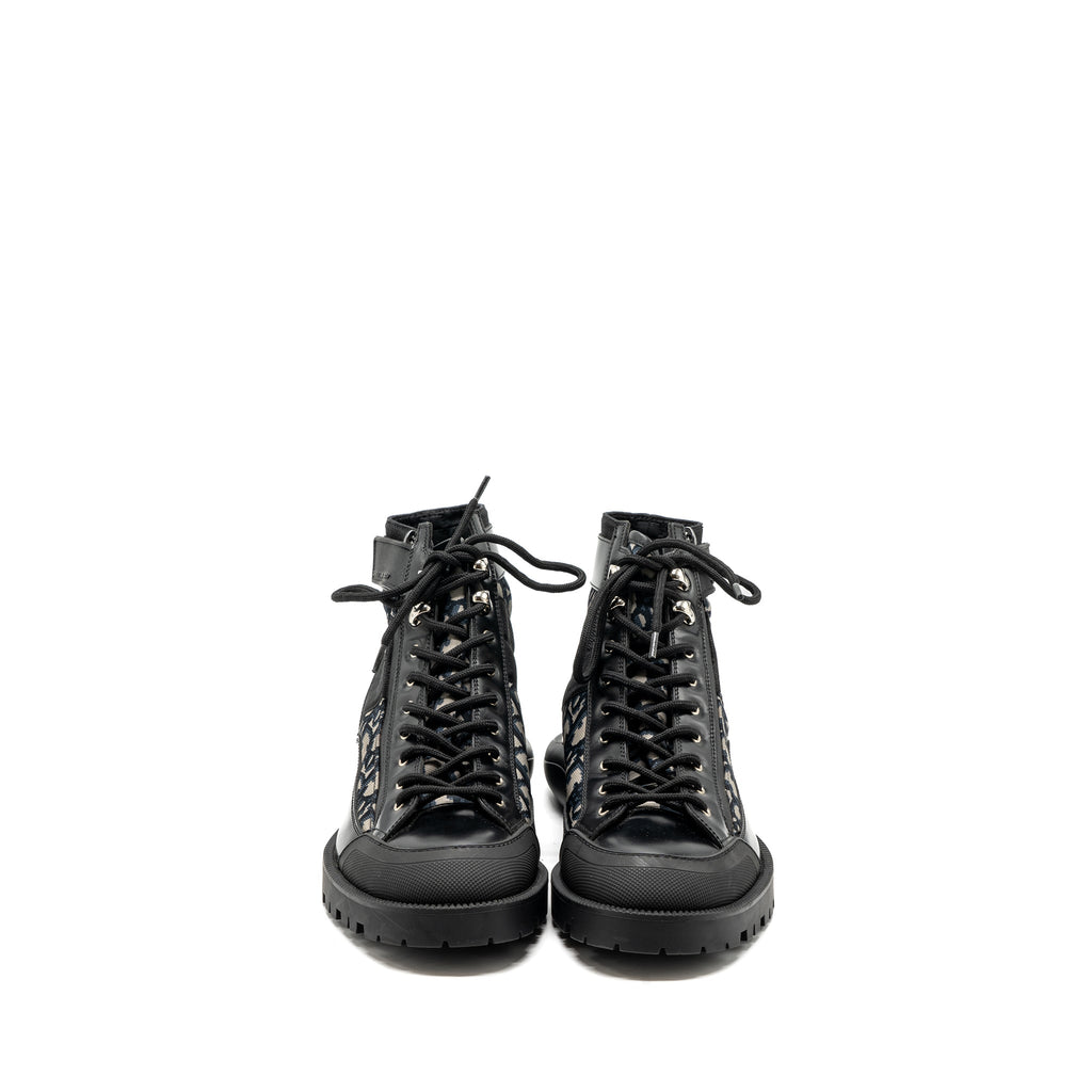 DIOR COMBAT MID TOP BOOTS DIOR BLUE OBLIQUE BLACK SHW