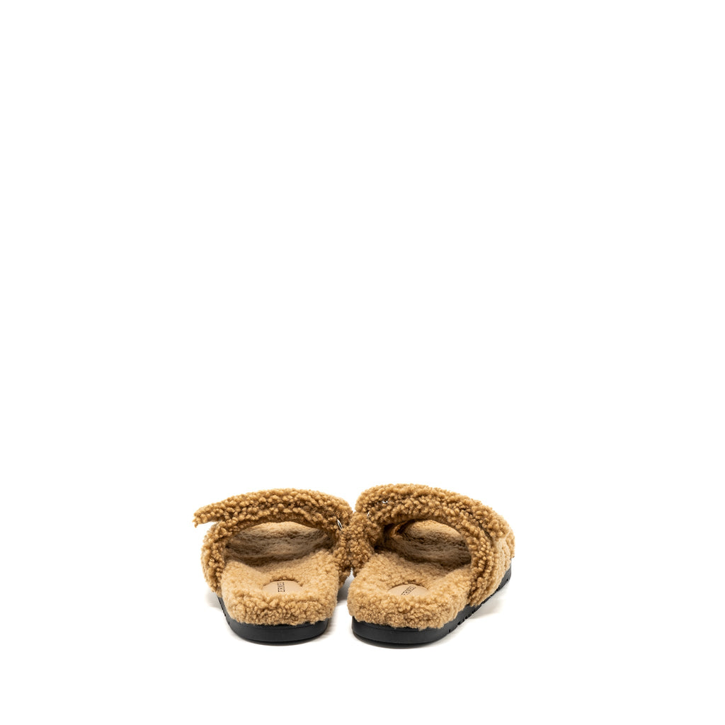 HERMES CHYPRE SANDALS SHEARLING BEIGE ARGYLE